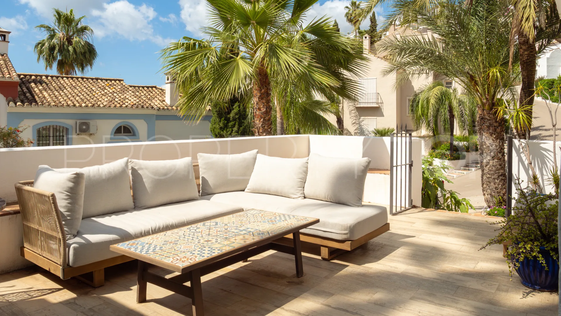 For sale La Heredia town house with 4 bedrooms