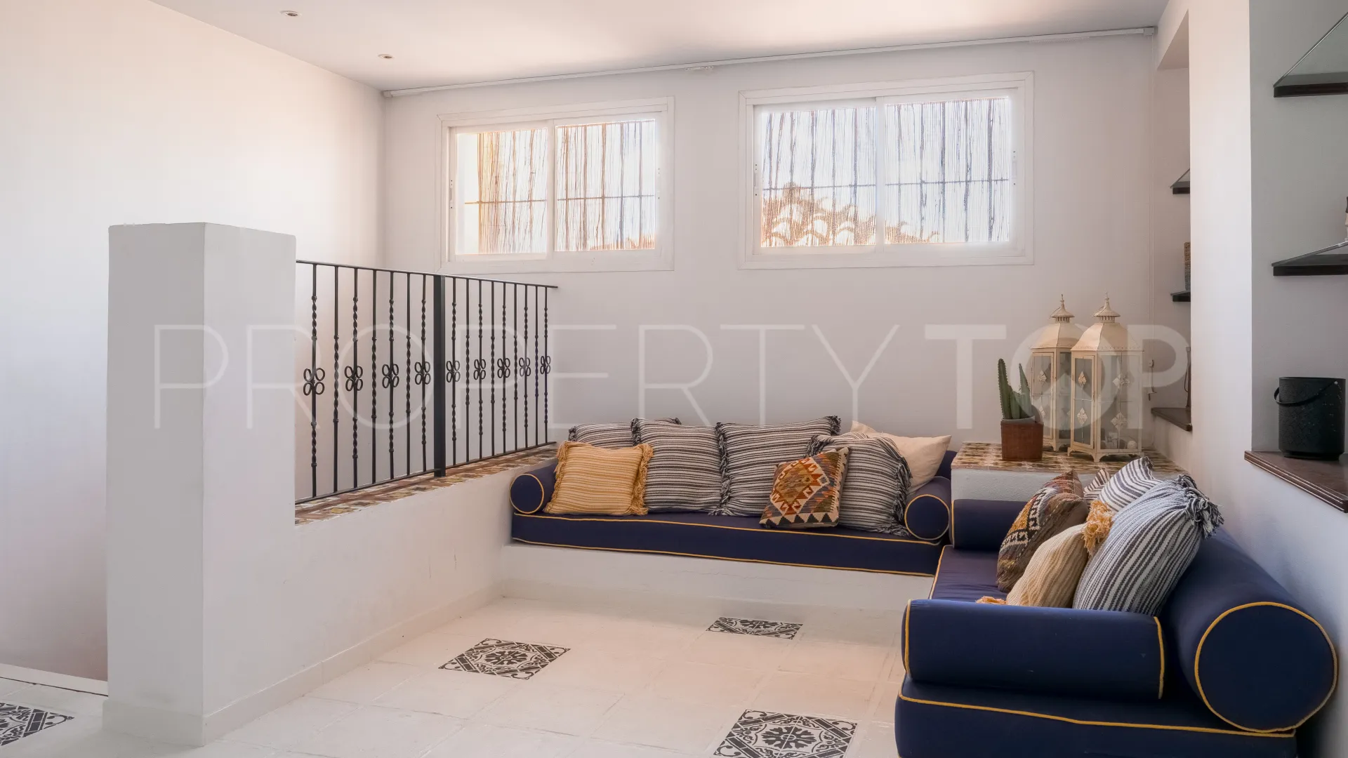 For sale La Heredia town house with 4 bedrooms