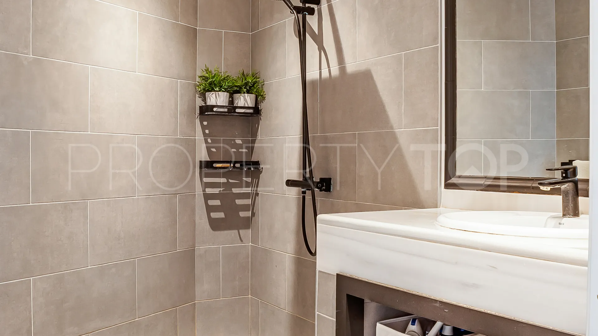 Buy town house with 3 bedrooms in La Heredia