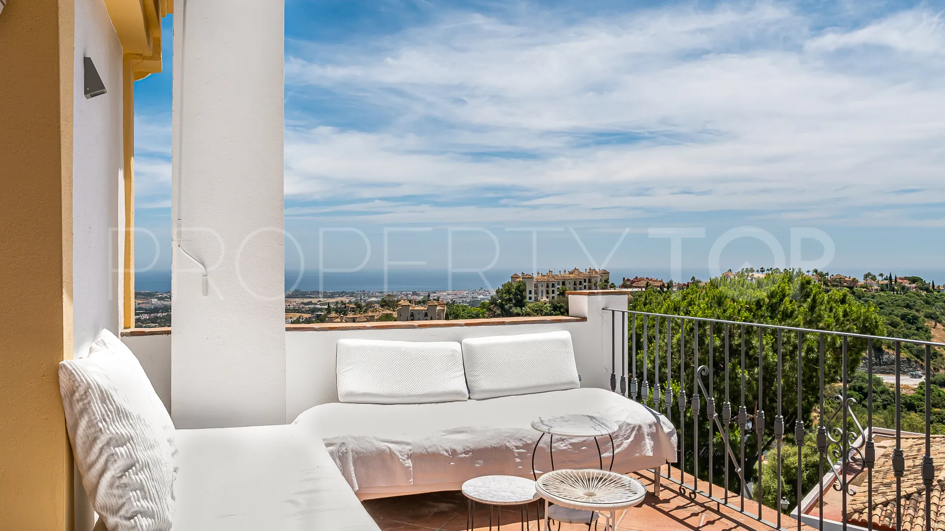 Buy town house with 3 bedrooms in La Heredia
