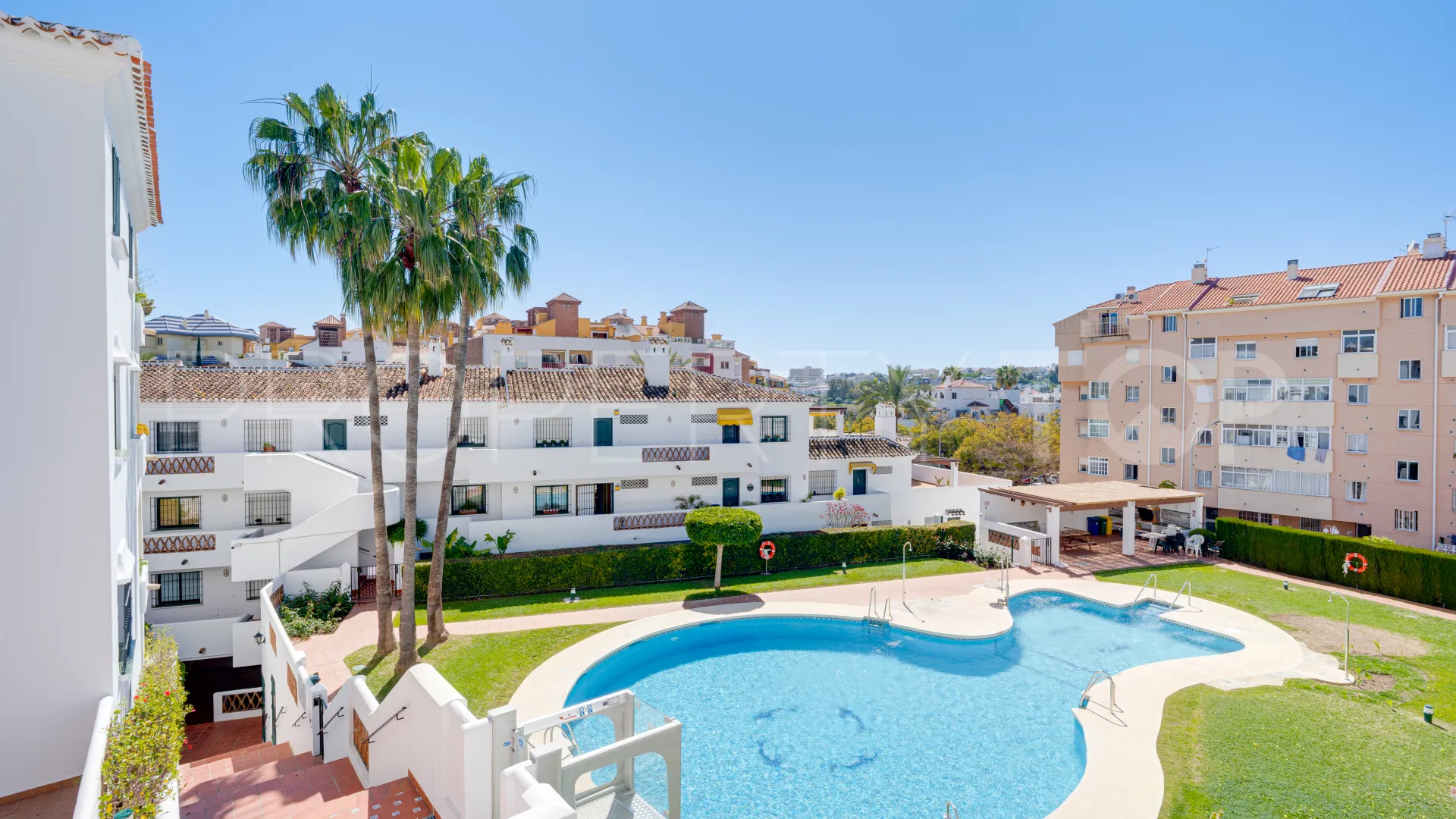 For sale ground floor apartment in Benalmadena Costa
