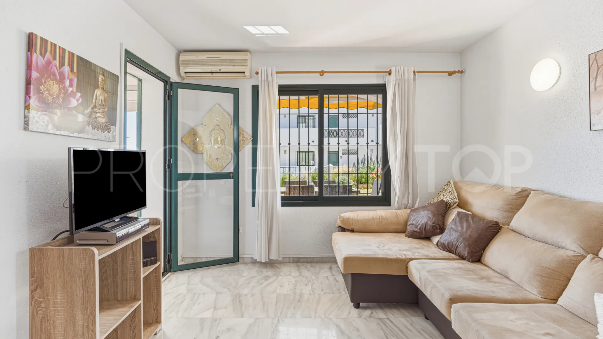 For sale ground floor apartment in Benalmadena Costa