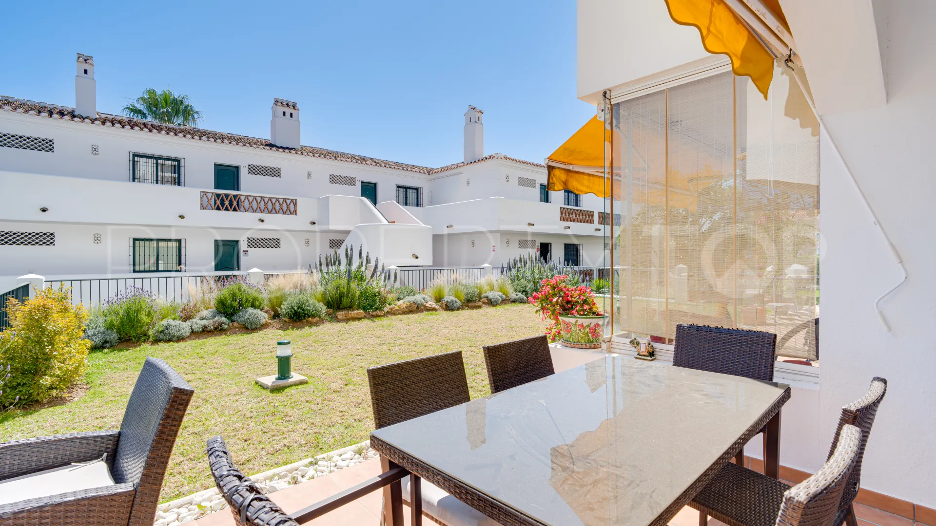 For sale ground floor apartment in Benalmadena Costa