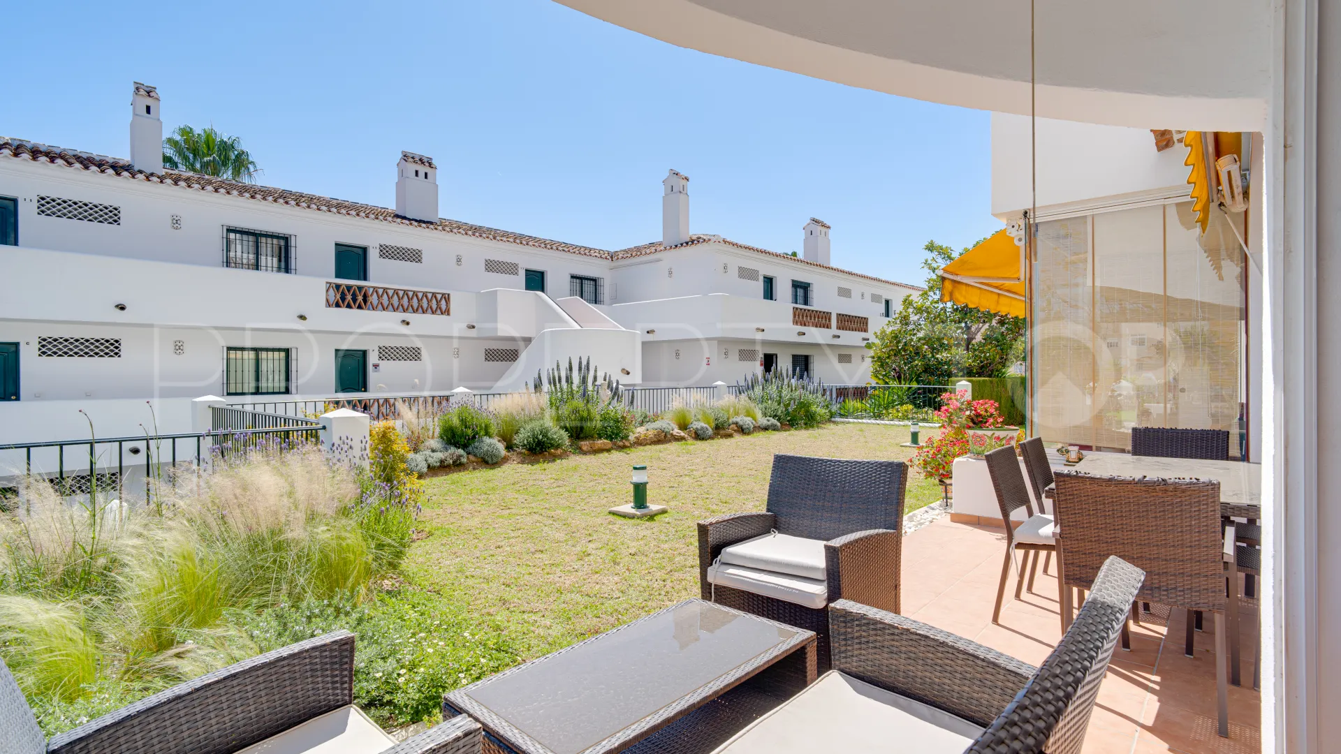 For sale ground floor apartment in Benalmadena Costa
