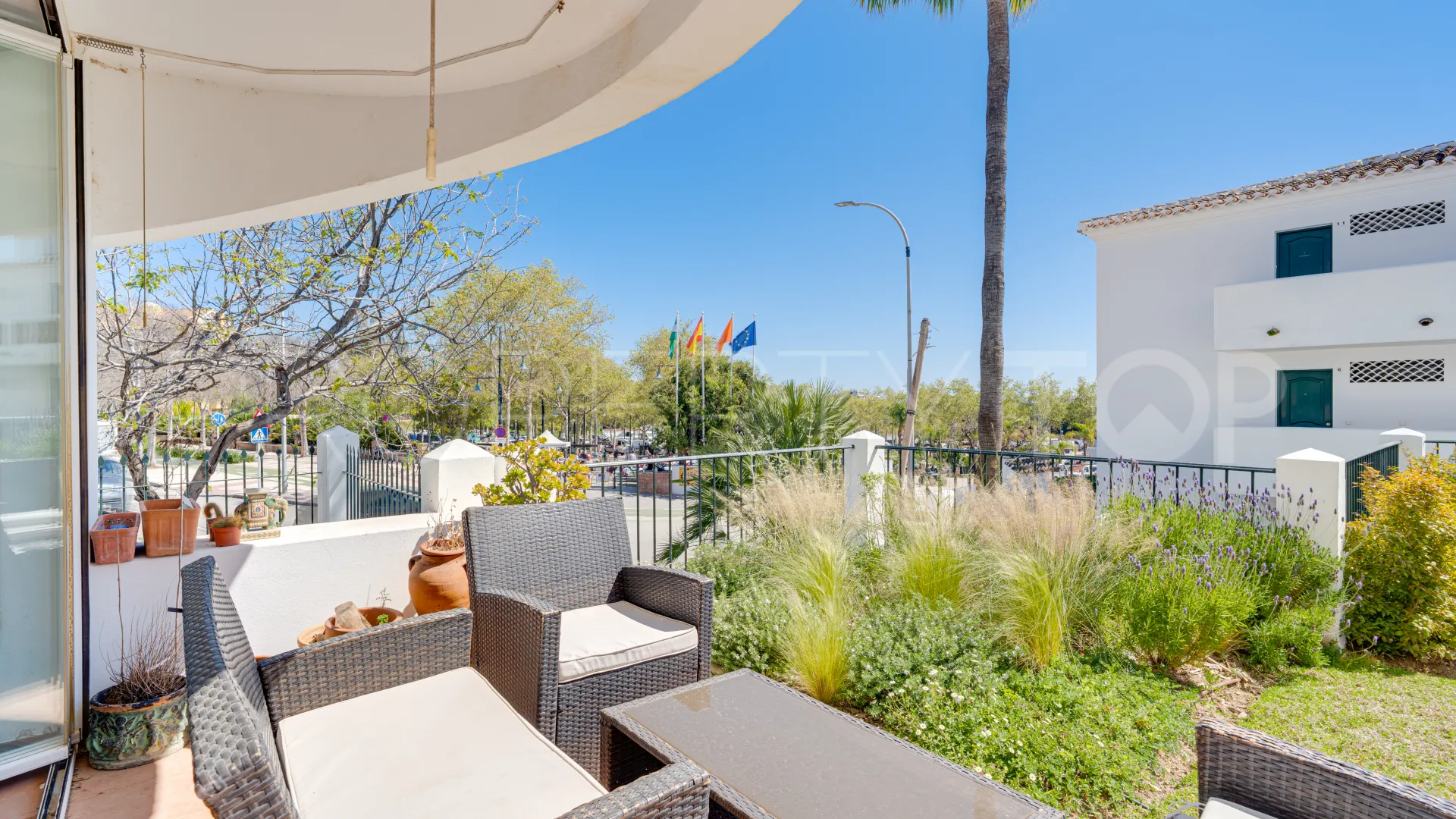 For sale ground floor apartment in Benalmadena Costa