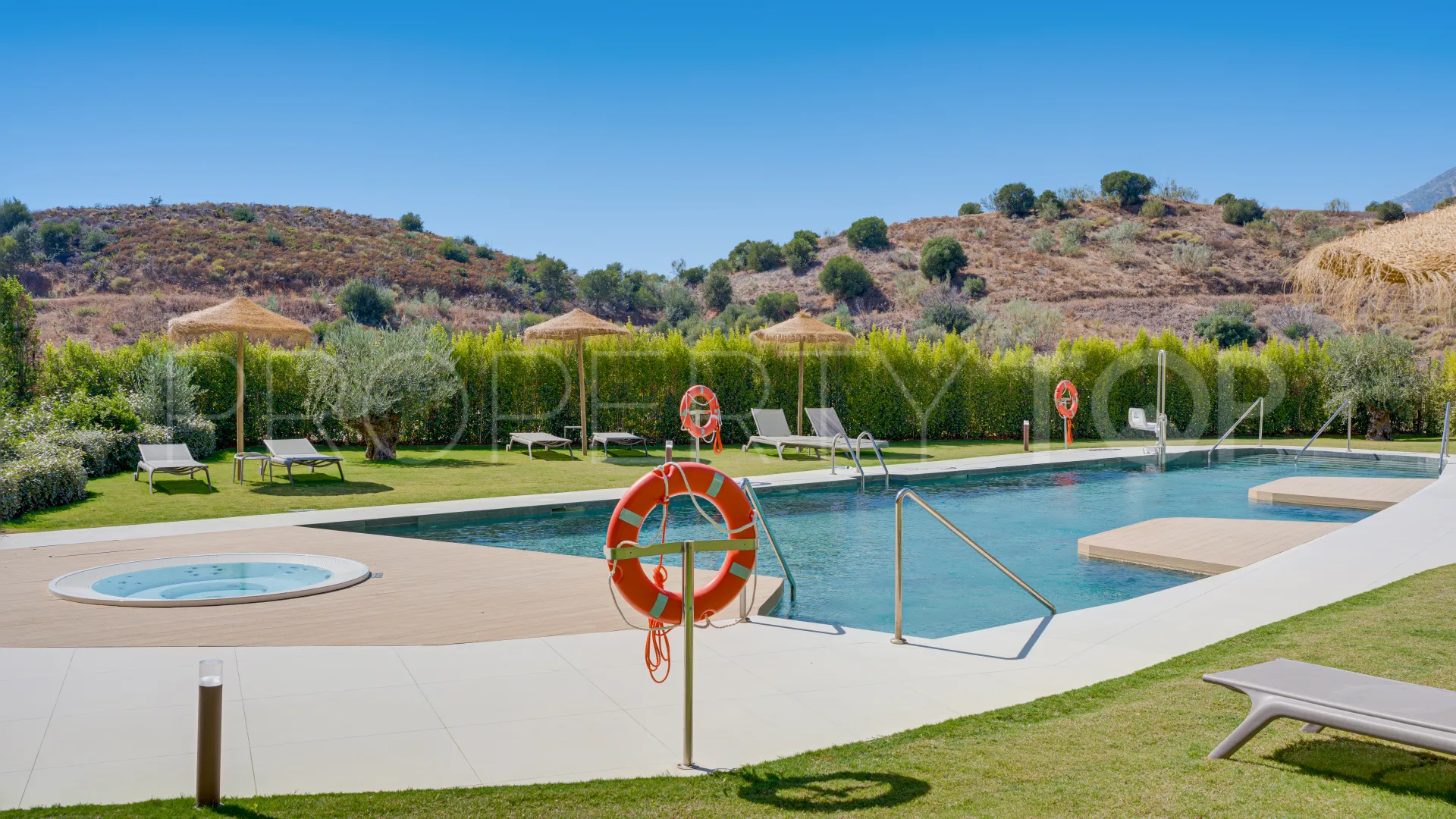 El Higueron ground floor apartment for sale