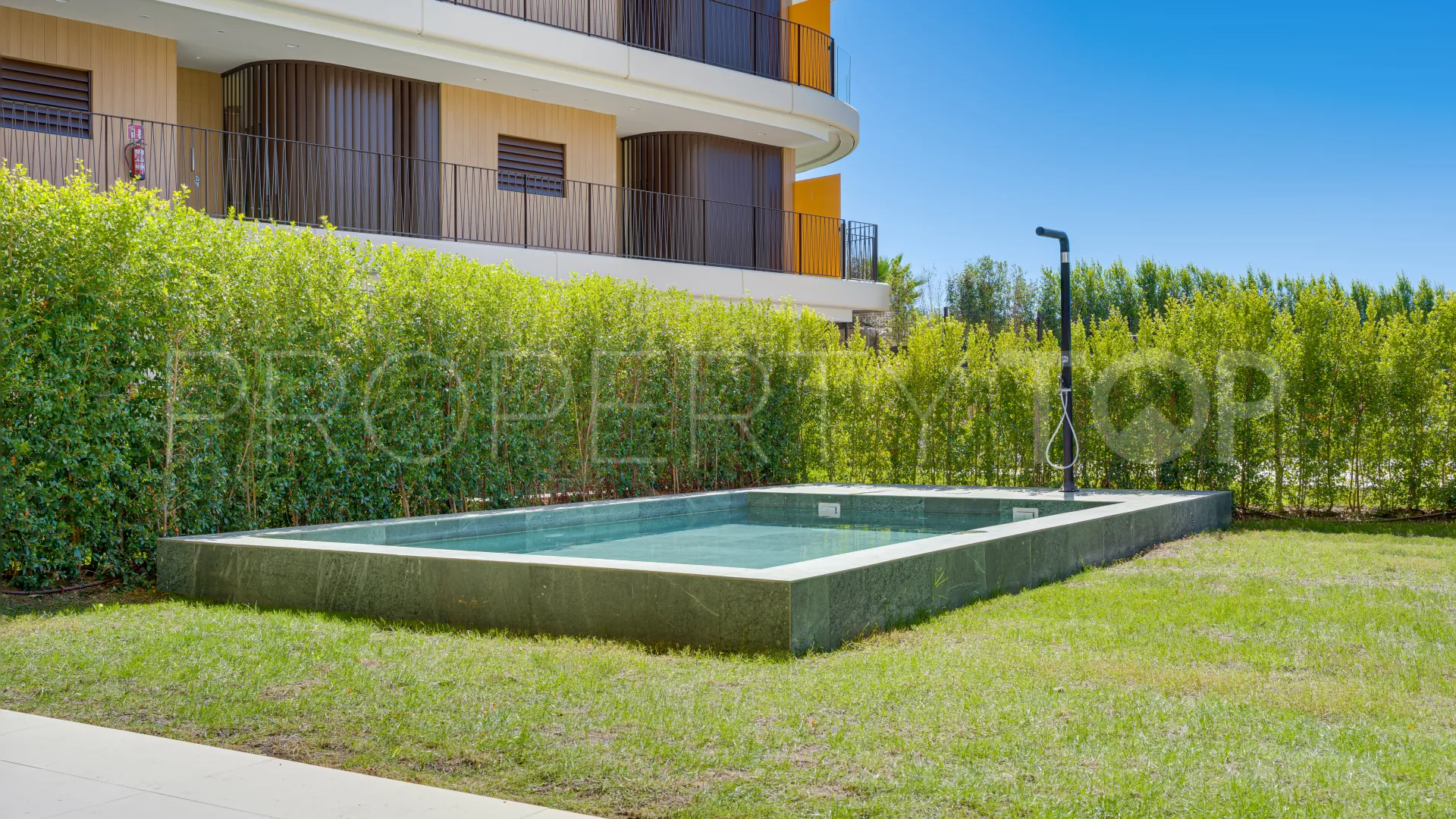 El Higueron ground floor apartment for sale