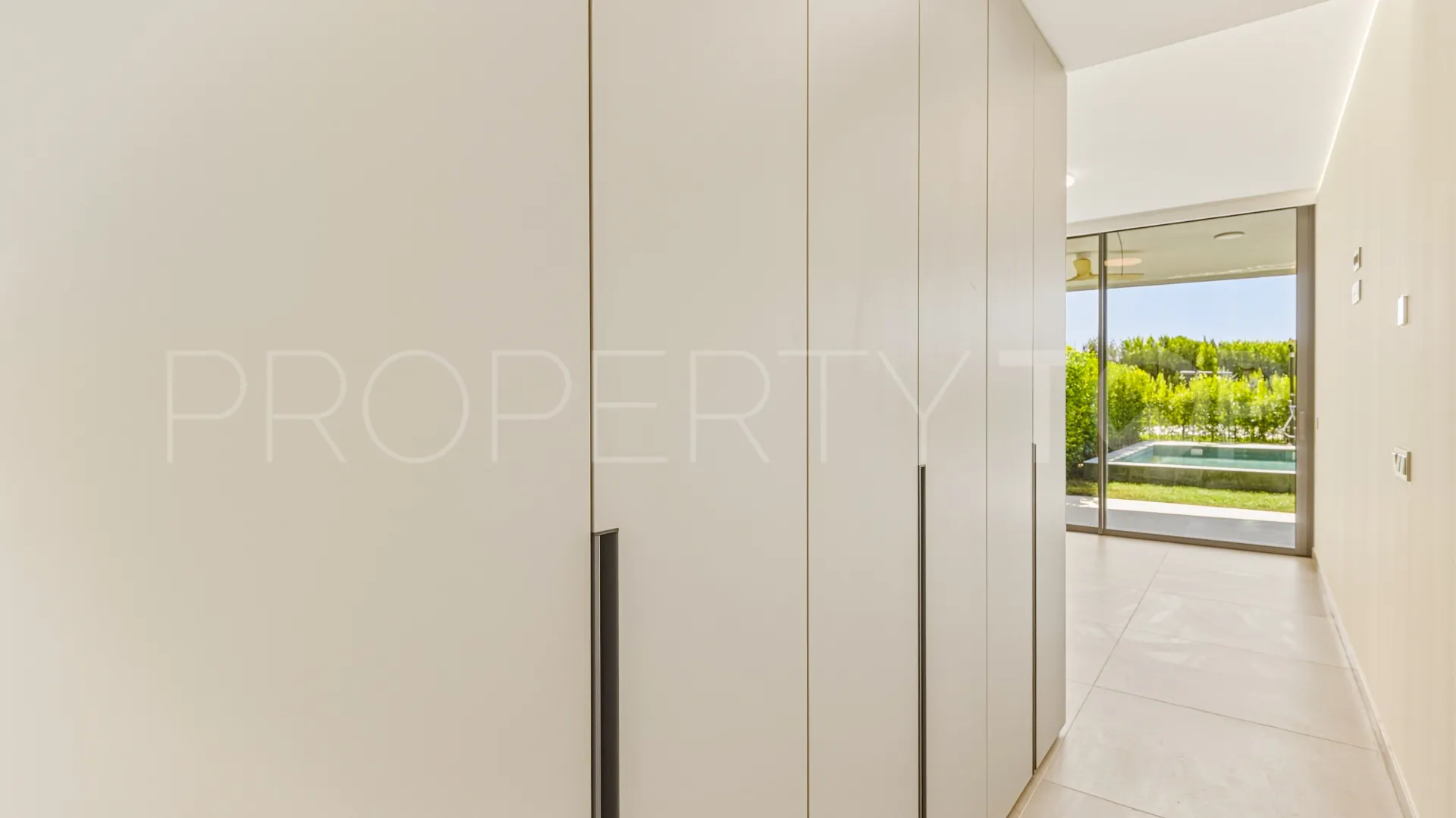 El Higueron ground floor apartment for sale