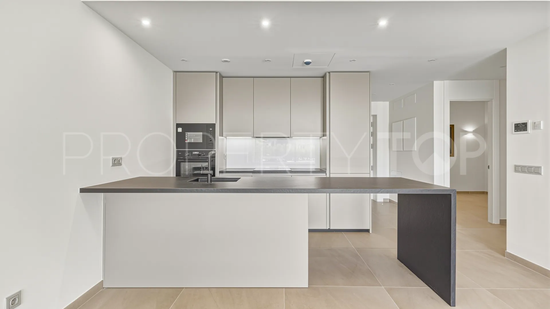 El Higueron ground floor apartment for sale