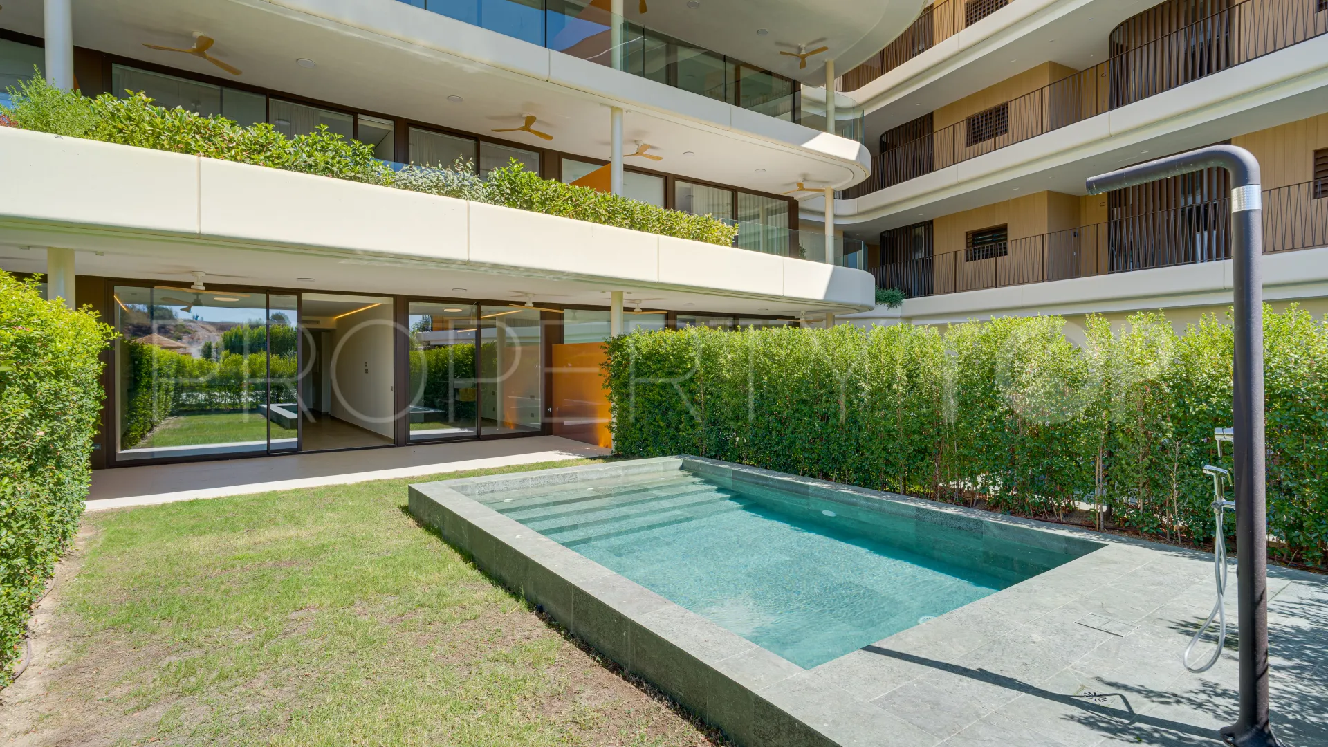 El Higueron ground floor apartment for sale