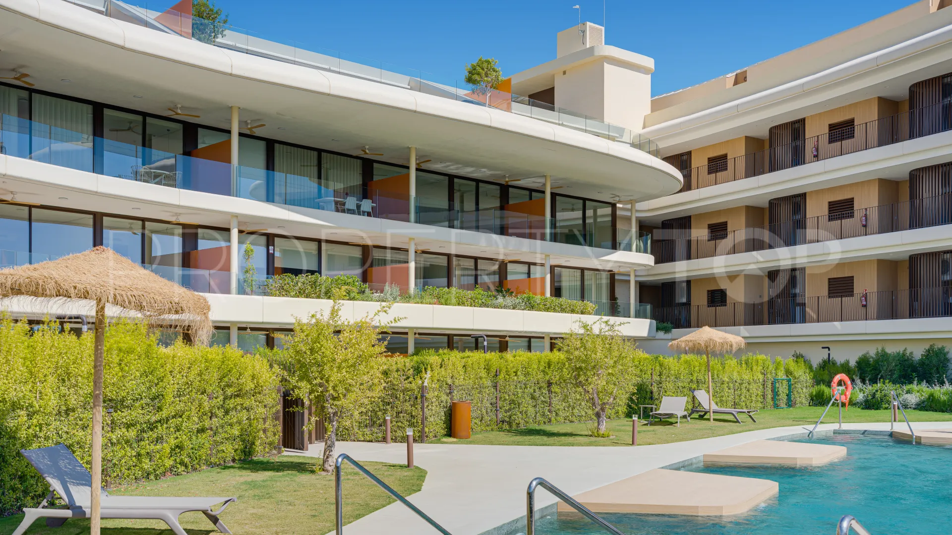 El Higueron ground floor apartment for sale