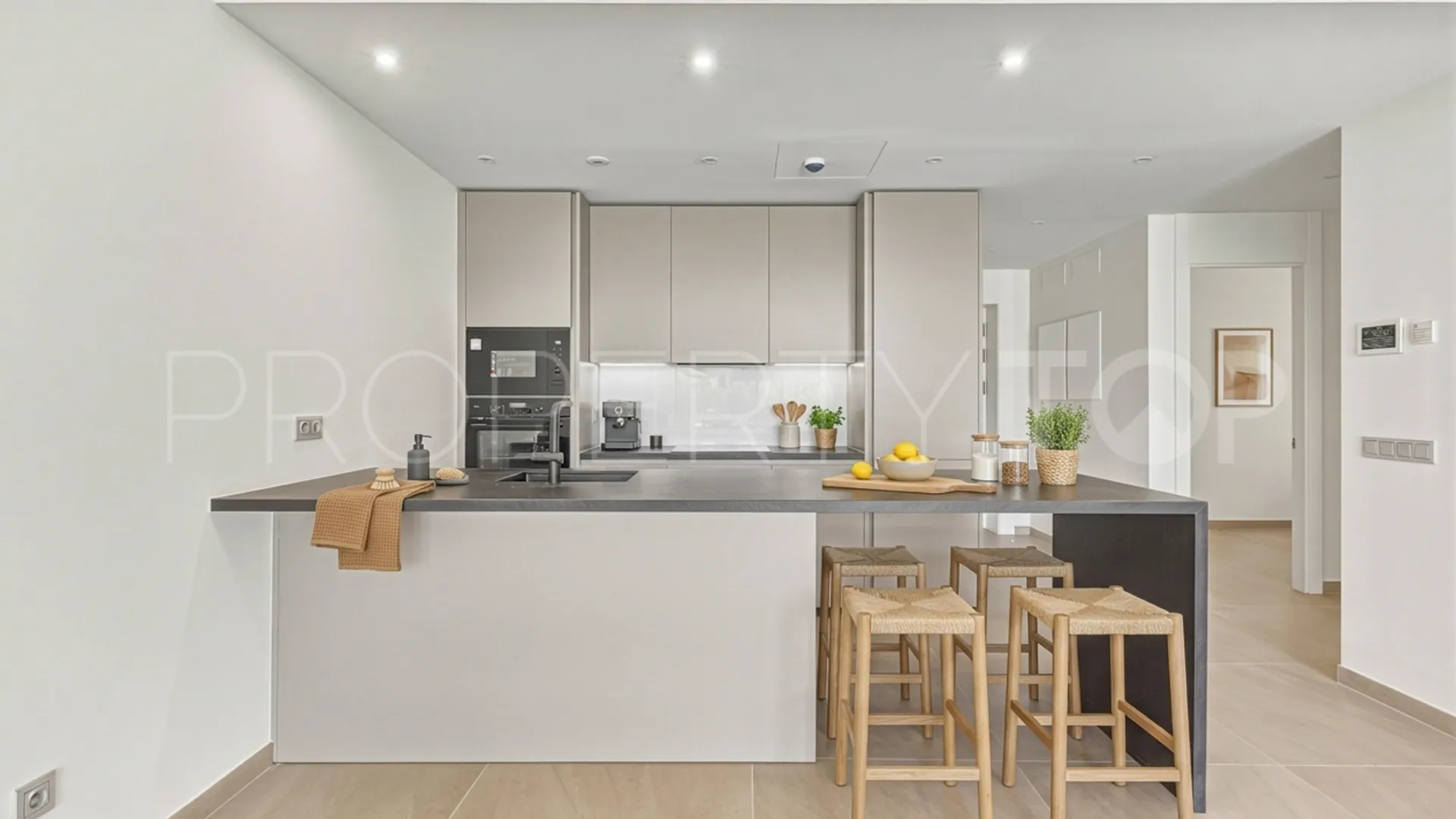 El Higueron ground floor apartment for sale