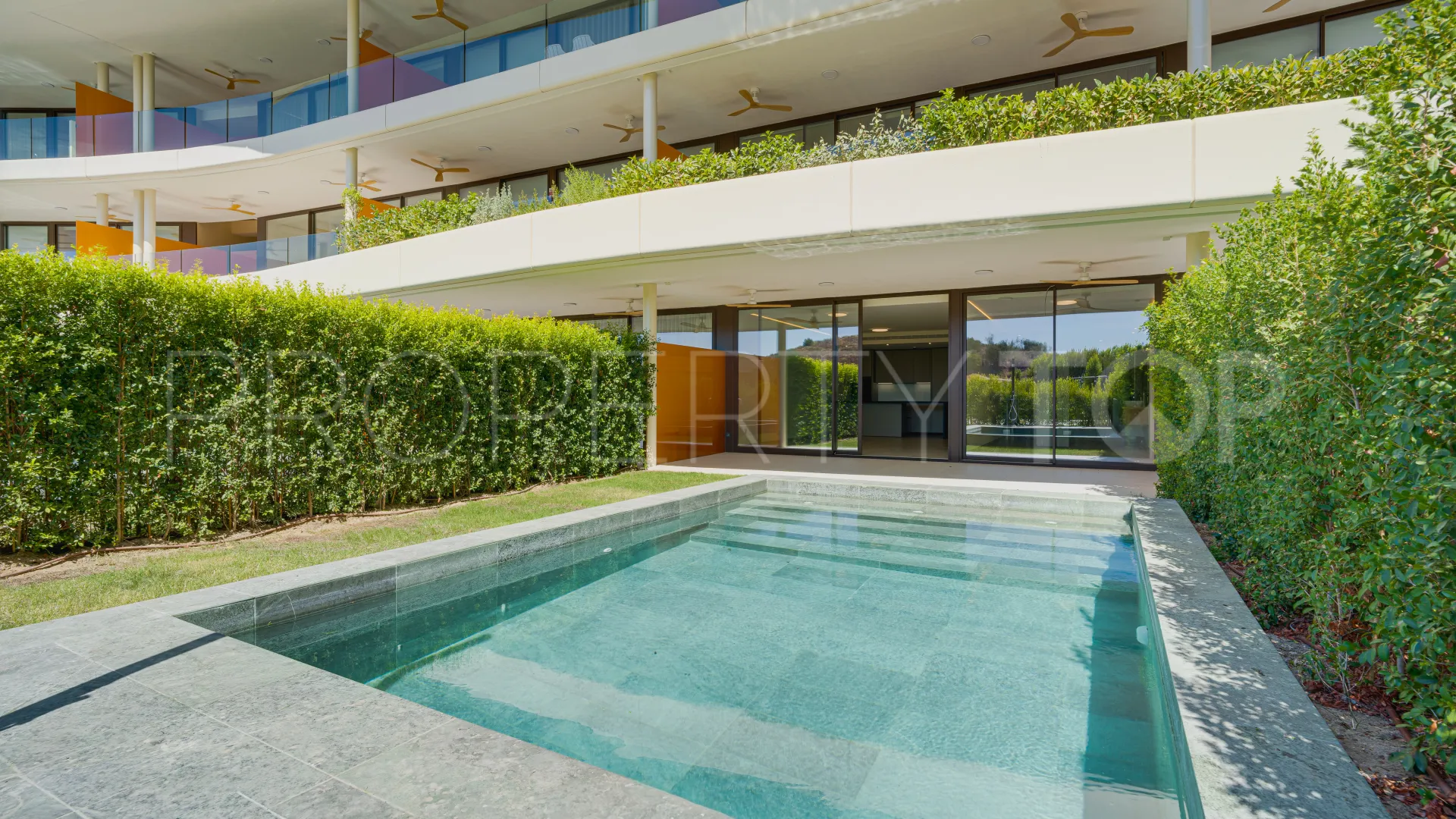El Higueron ground floor apartment for sale