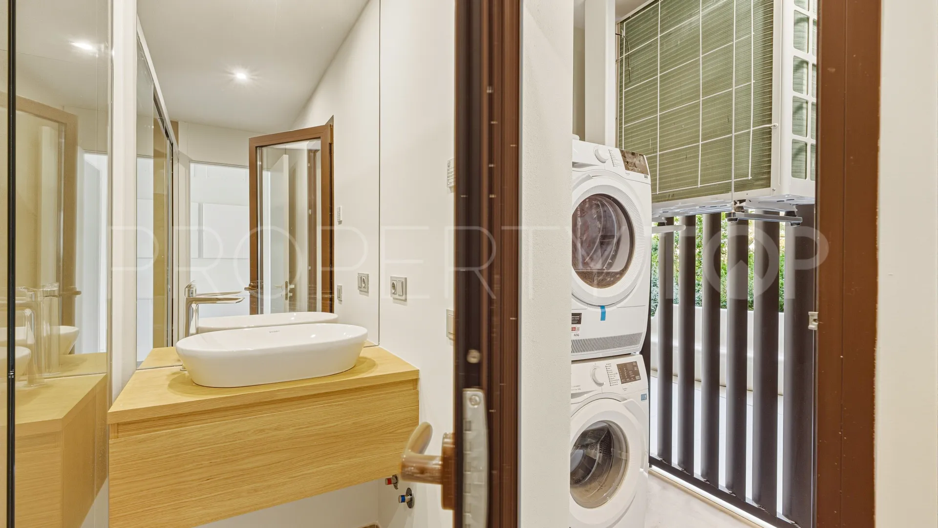El Higueron ground floor apartment for sale