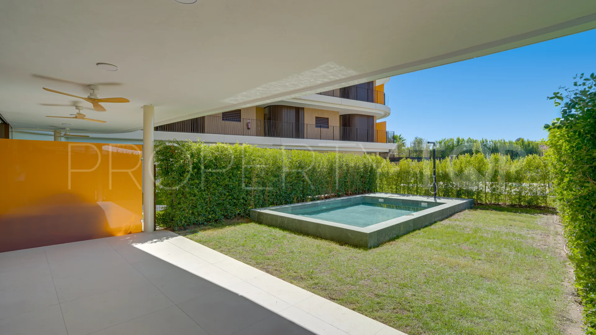 El Higueron ground floor apartment for sale