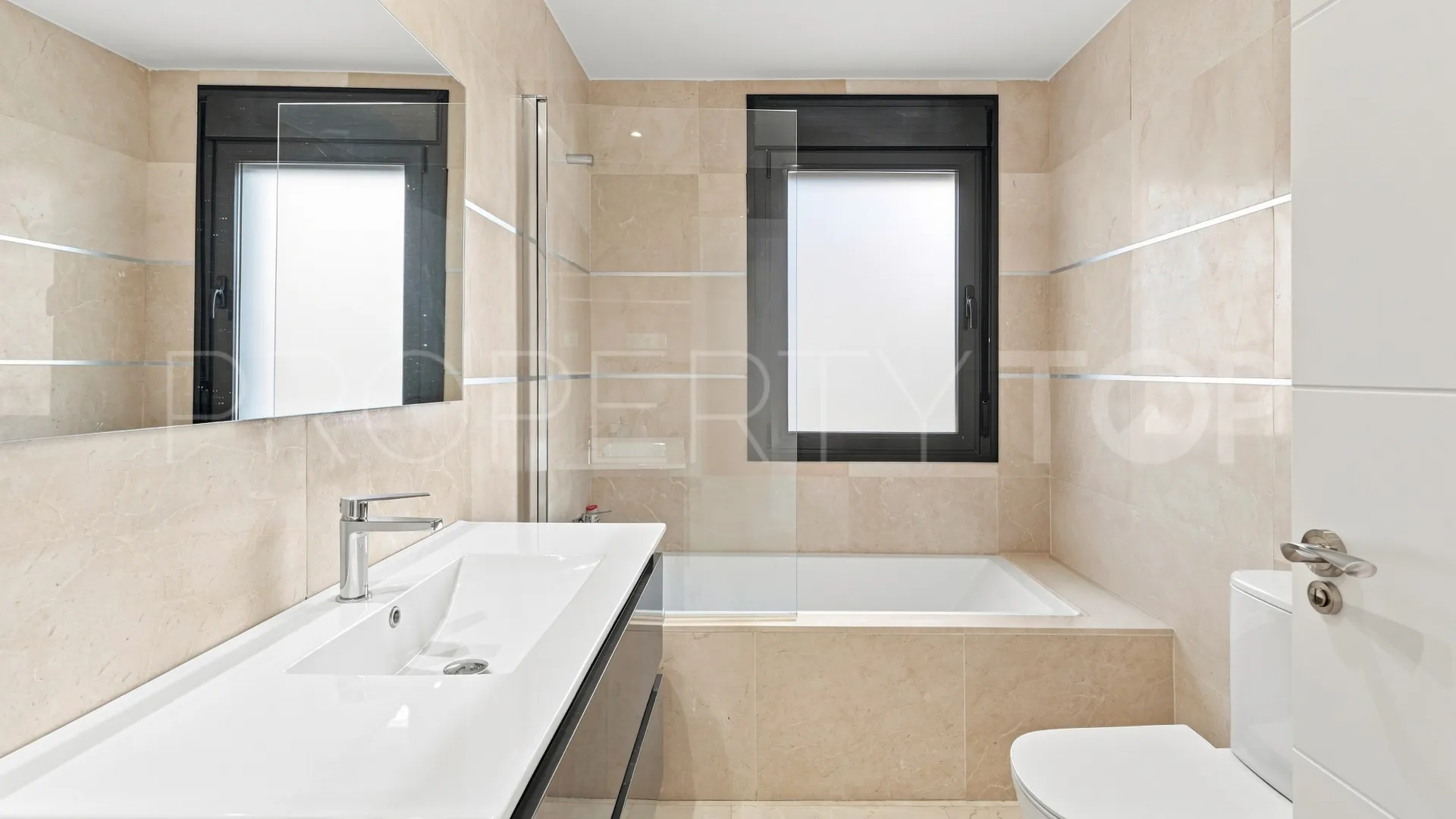 Se vende apartamento en Casares Playa