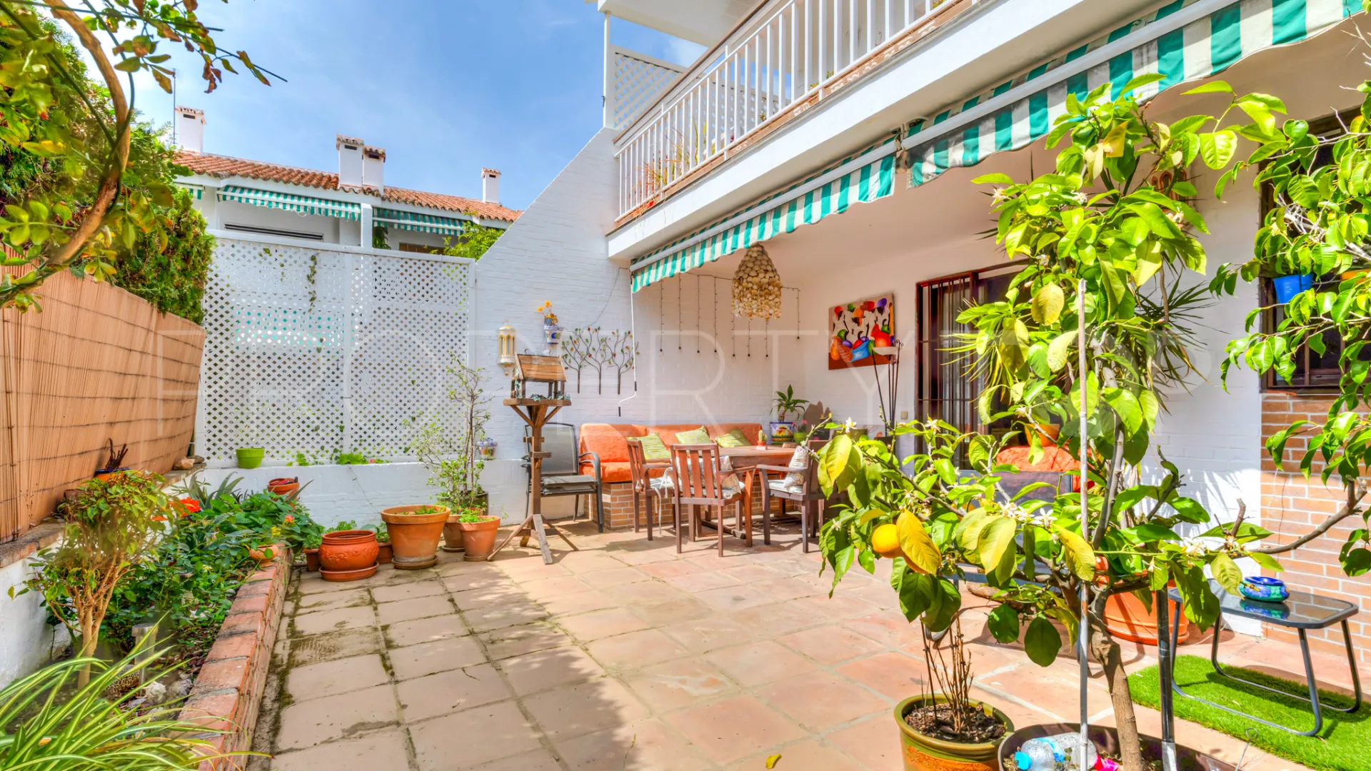 Ground floor apartment for sale in Nagüeles with 4 bedrooms