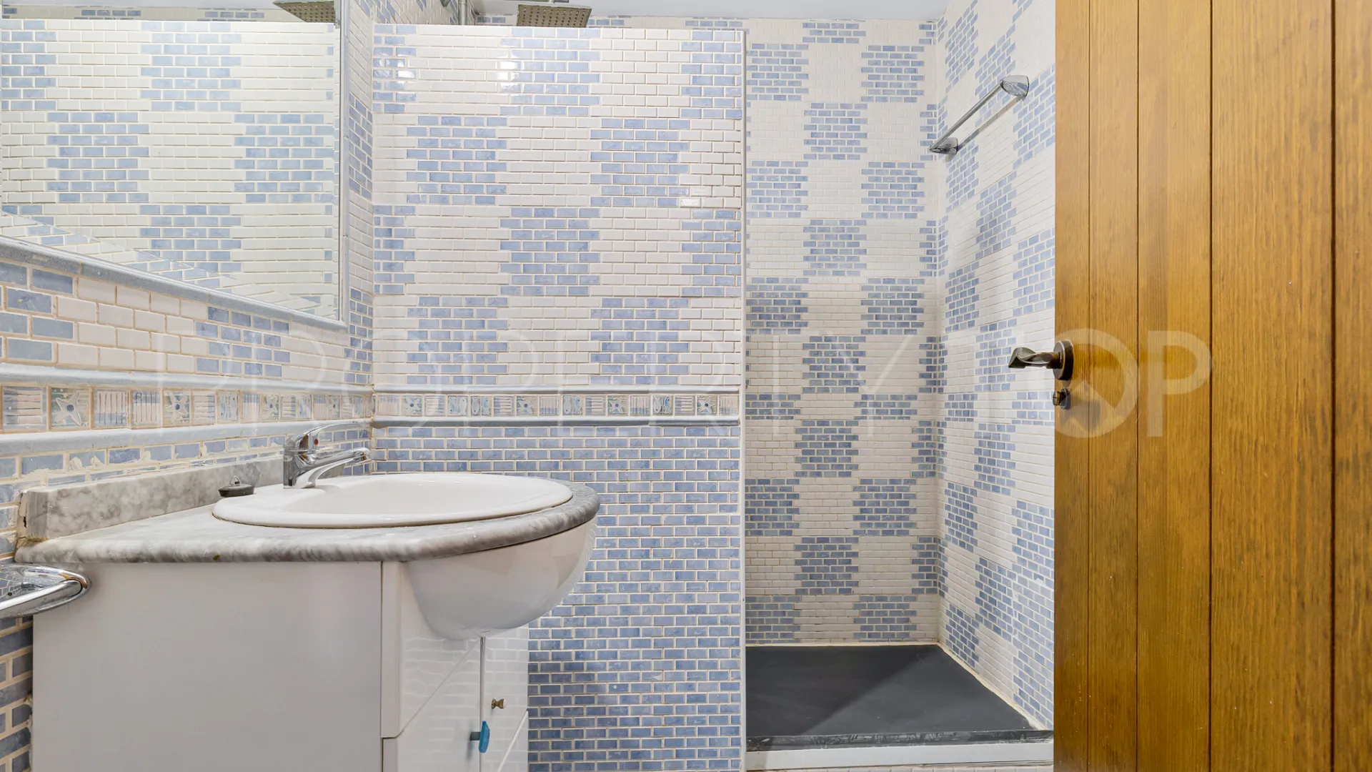 Ground floor apartment for sale in Nagüeles with 4 bedrooms
