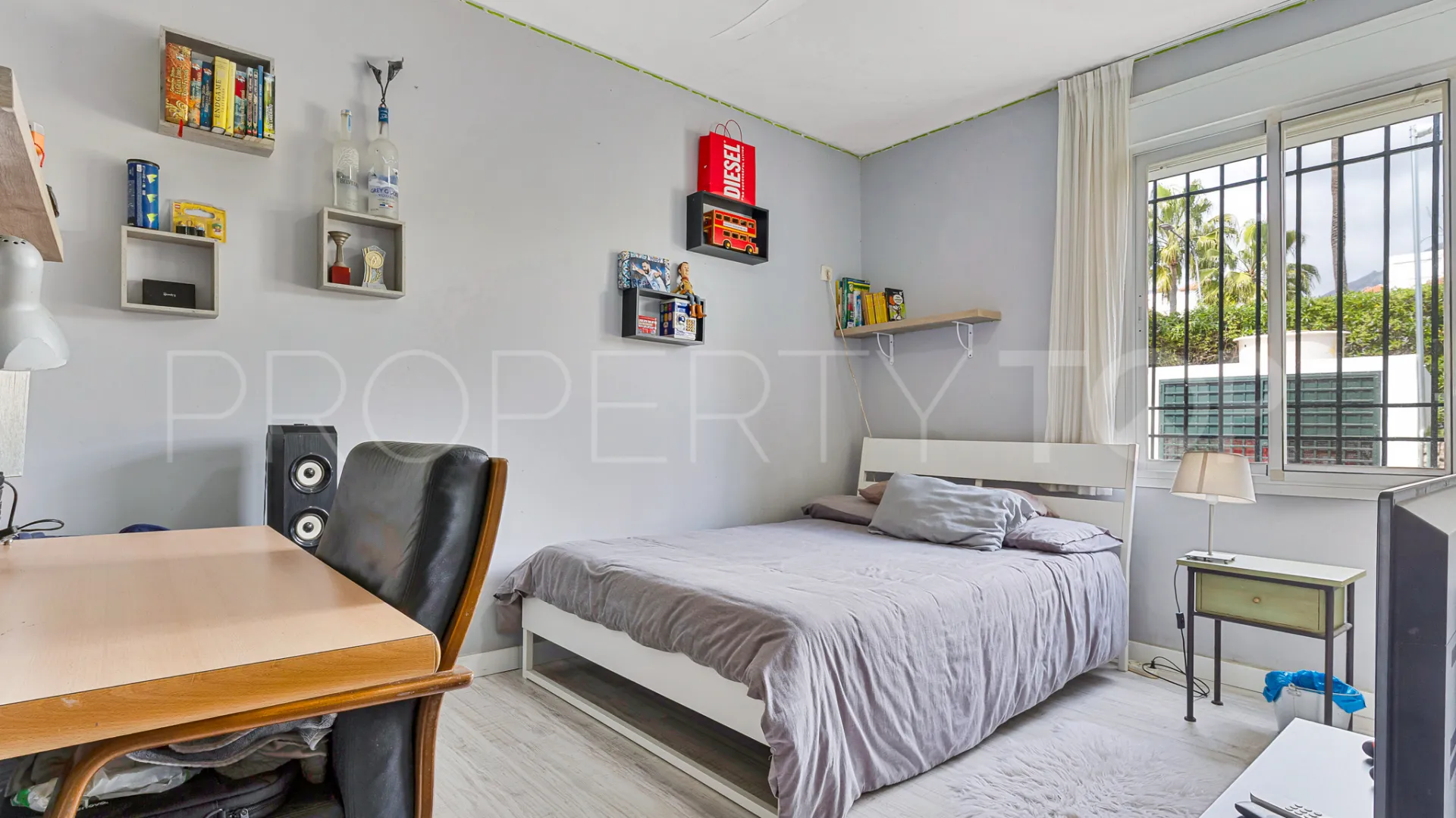 Ground floor apartment for sale in Nagüeles with 4 bedrooms