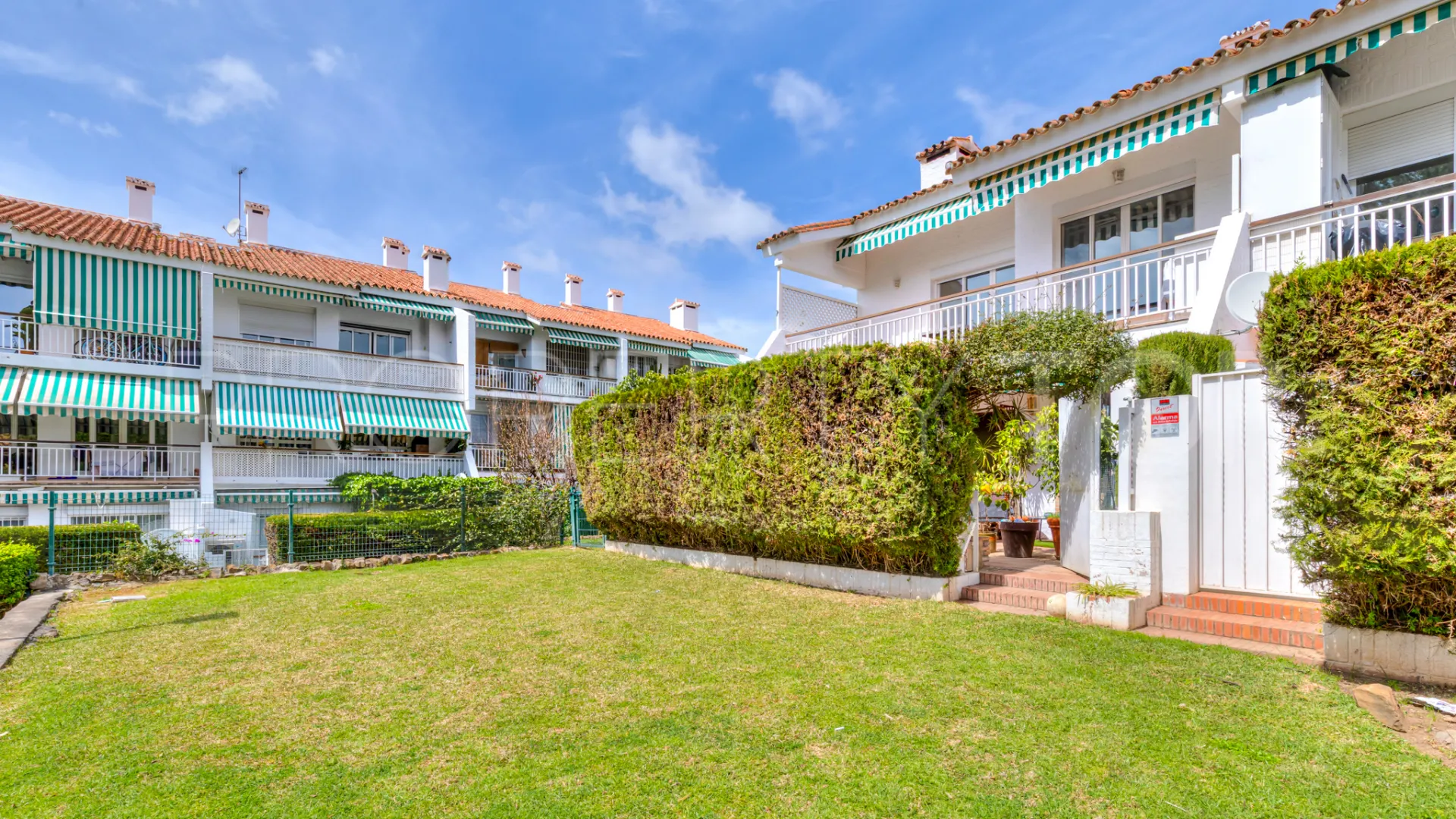 Ground floor apartment for sale in Nagüeles with 4 bedrooms