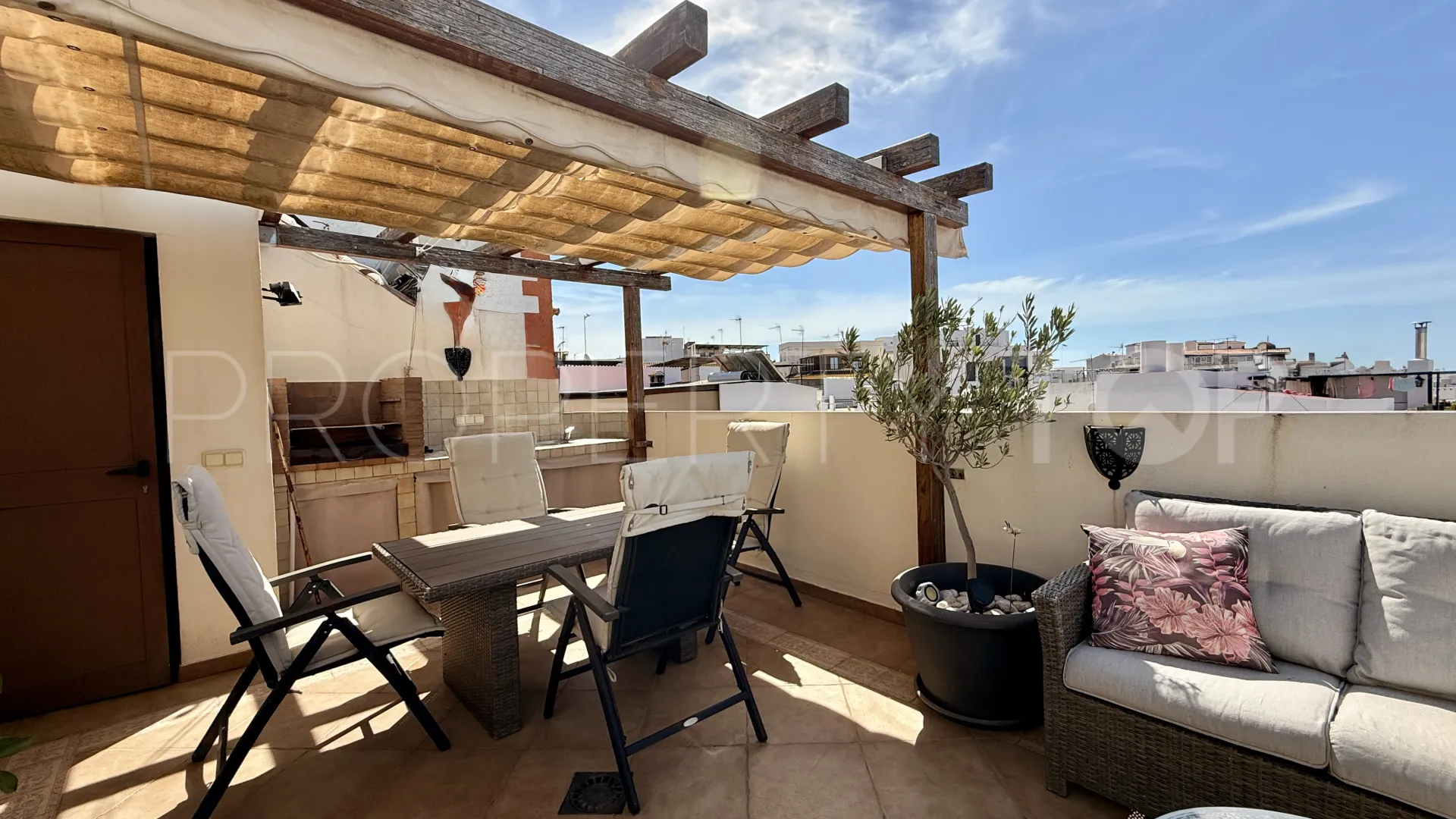 Apartment for sale in Marbella Centro with 2 bedrooms