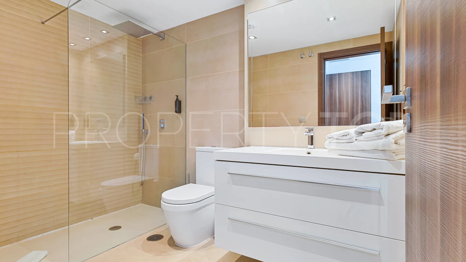 For sale 3 bedrooms apartment in San Pedro Playa