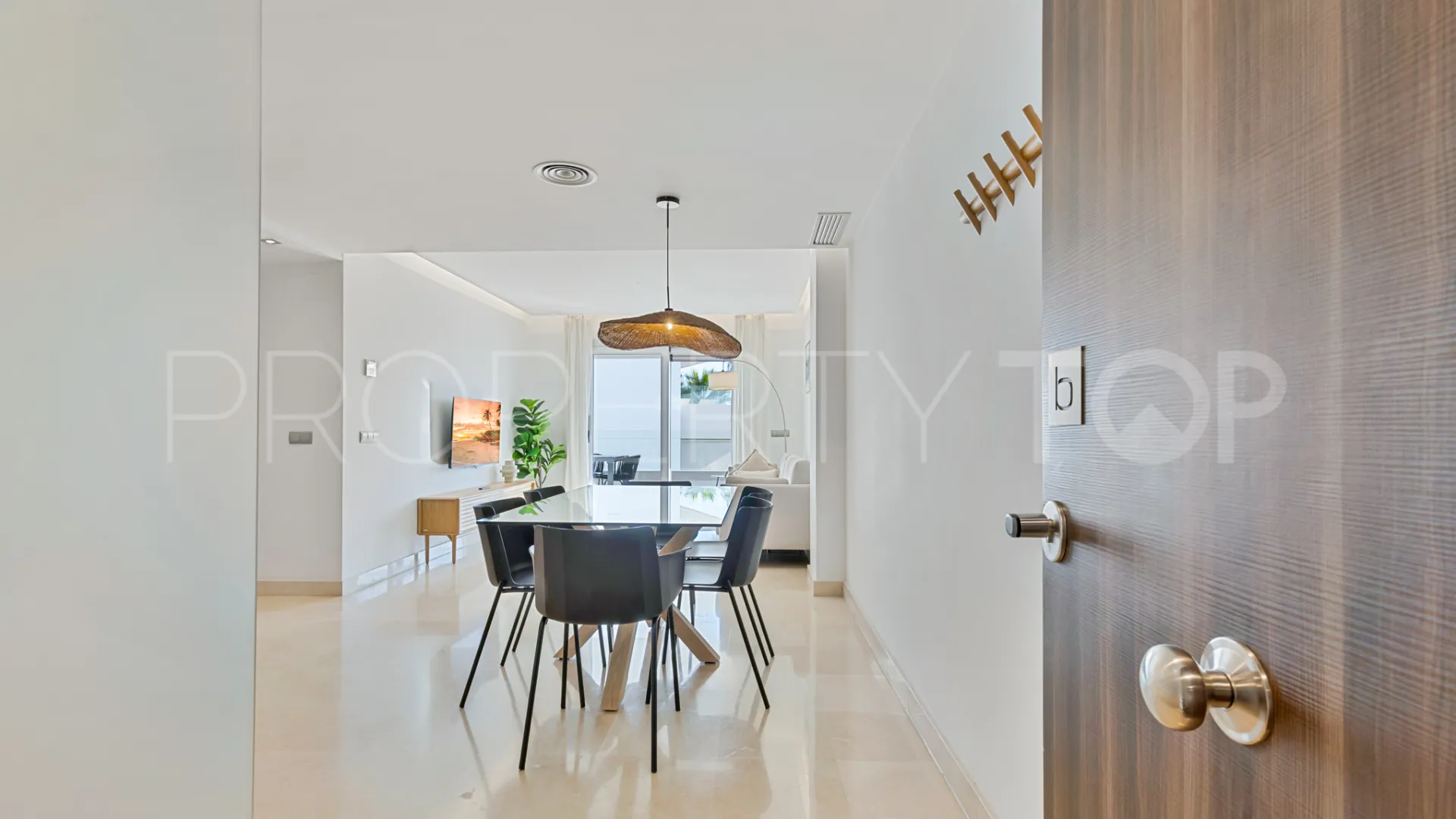 For sale 3 bedrooms apartment in San Pedro Playa