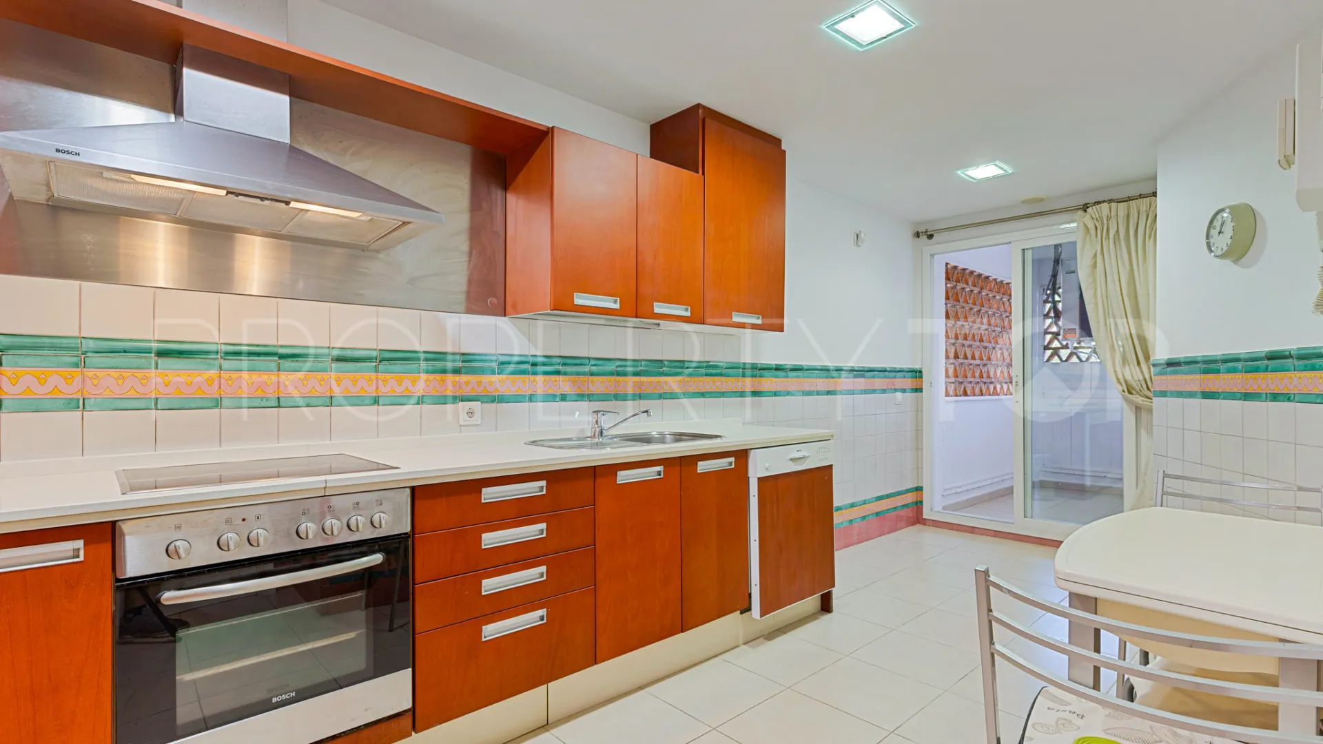 For sale 2 bedrooms ground floor apartment in San Pedro Playa