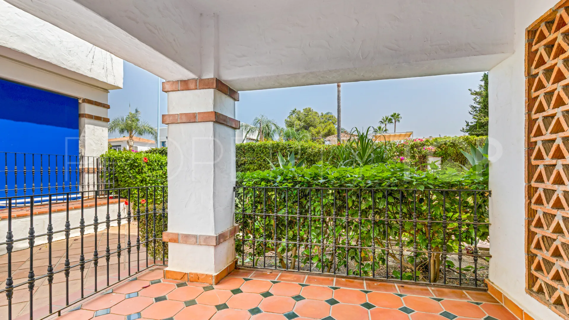 For sale 2 bedrooms ground floor apartment in San Pedro Playa