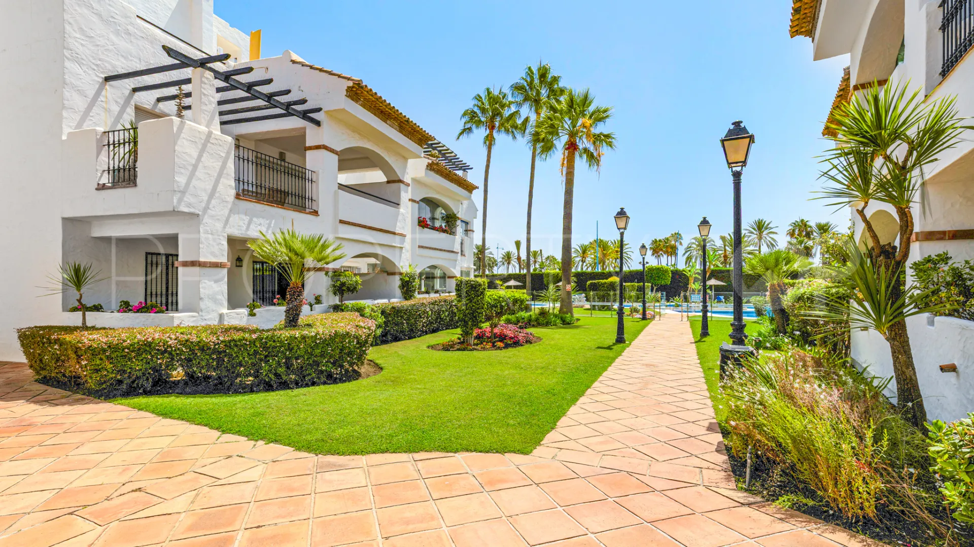 For sale 2 bedrooms ground floor apartment in San Pedro Playa