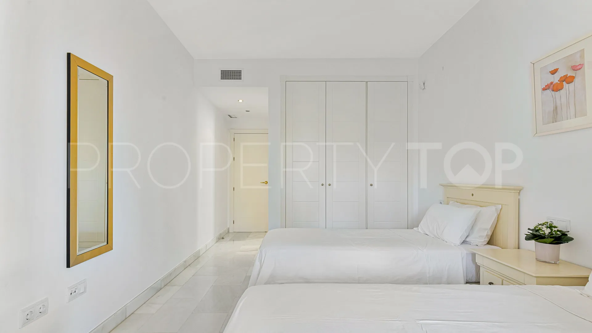 For sale 2 bedrooms ground floor apartment in San Pedro Playa