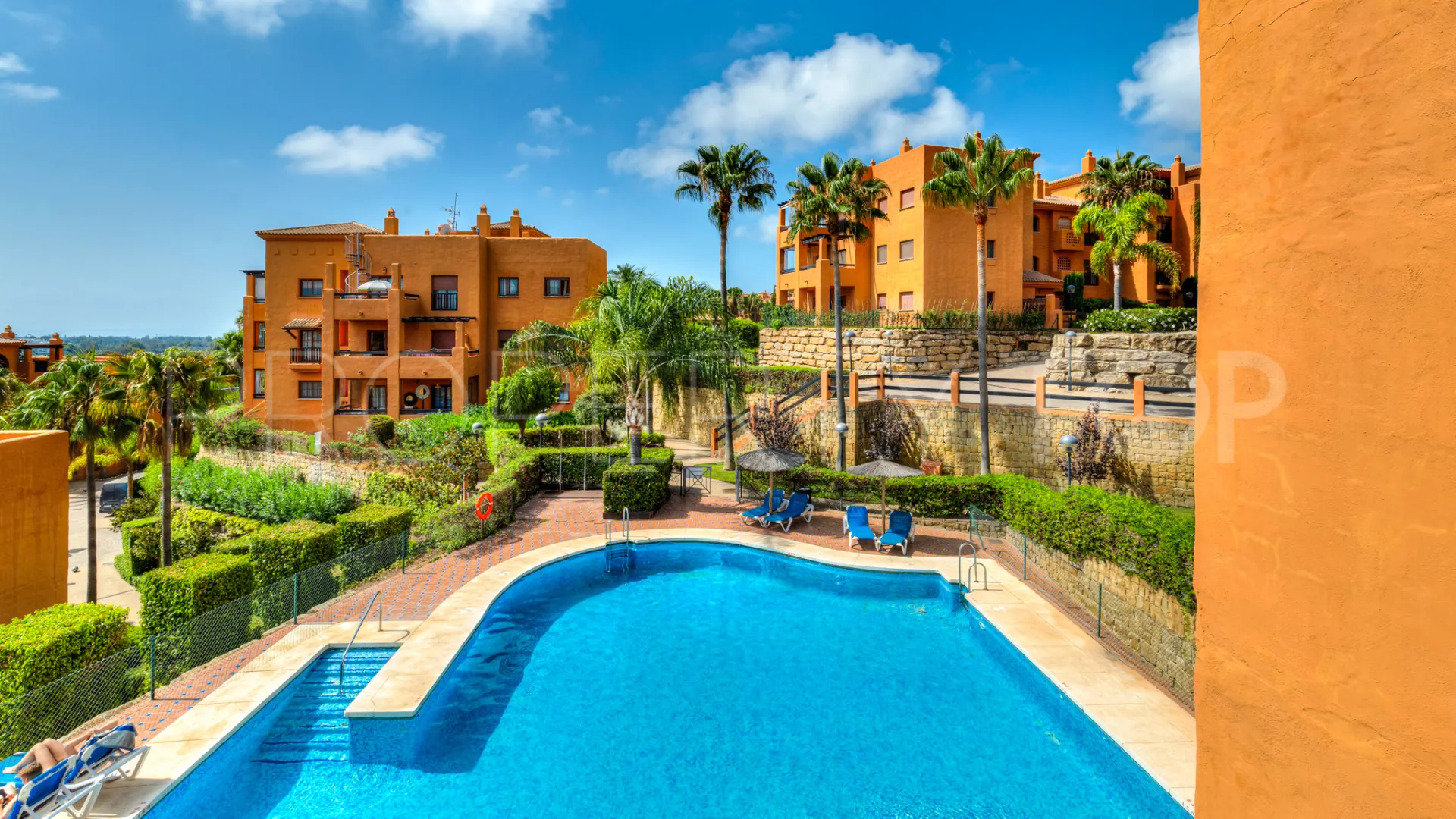 For sale Benahavis apartment with 2 bedrooms