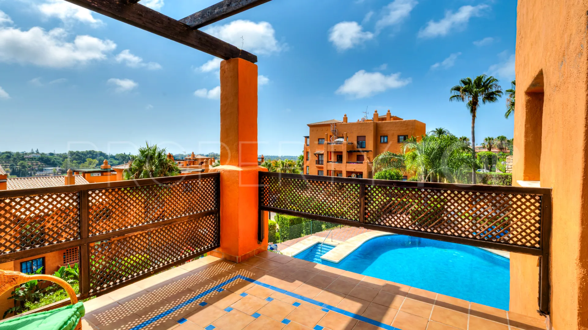 For sale Benahavis apartment with 2 bedrooms