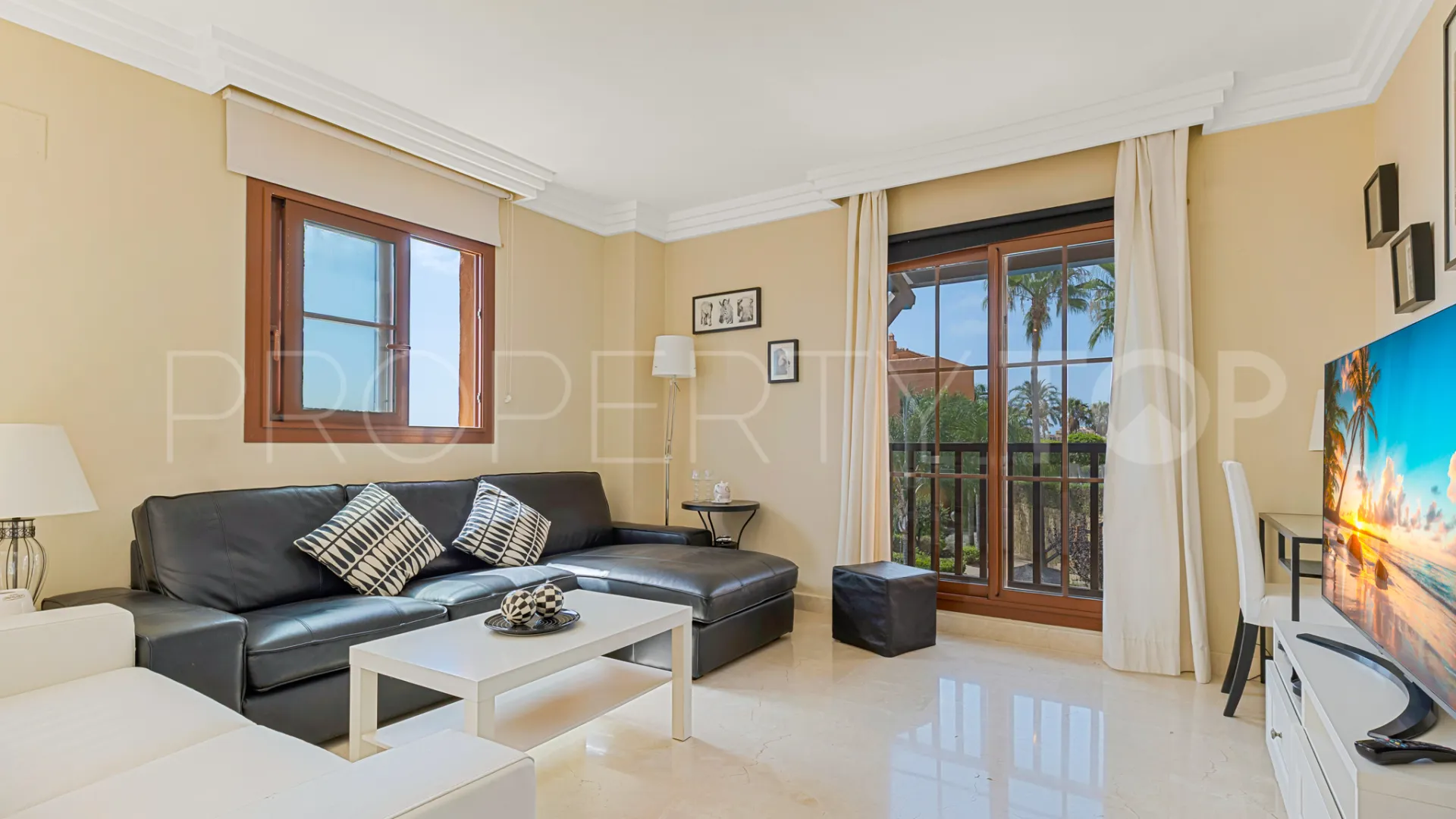 For sale Benahavis apartment with 2 bedrooms