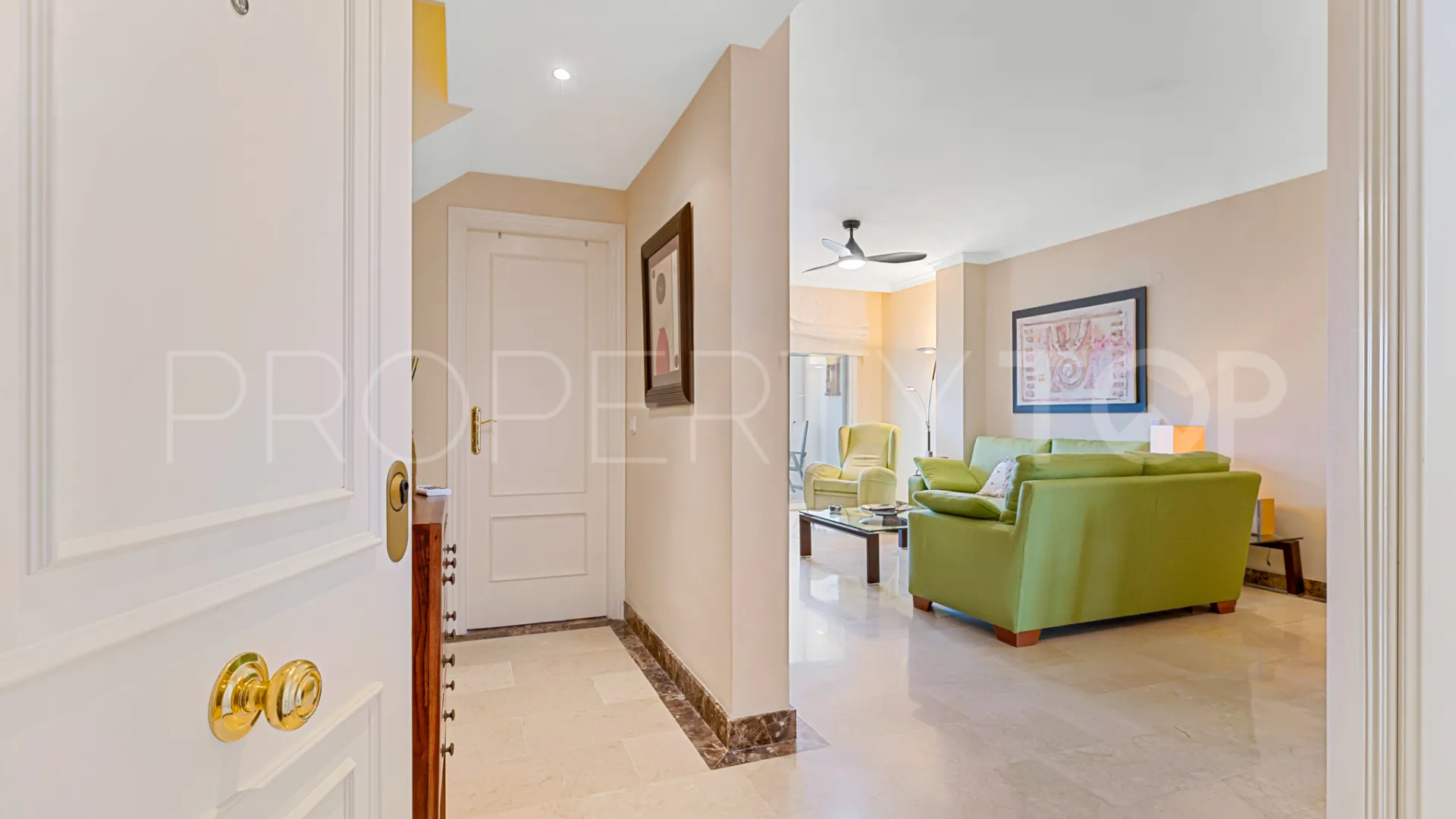 For sale penthouse in Bel Air