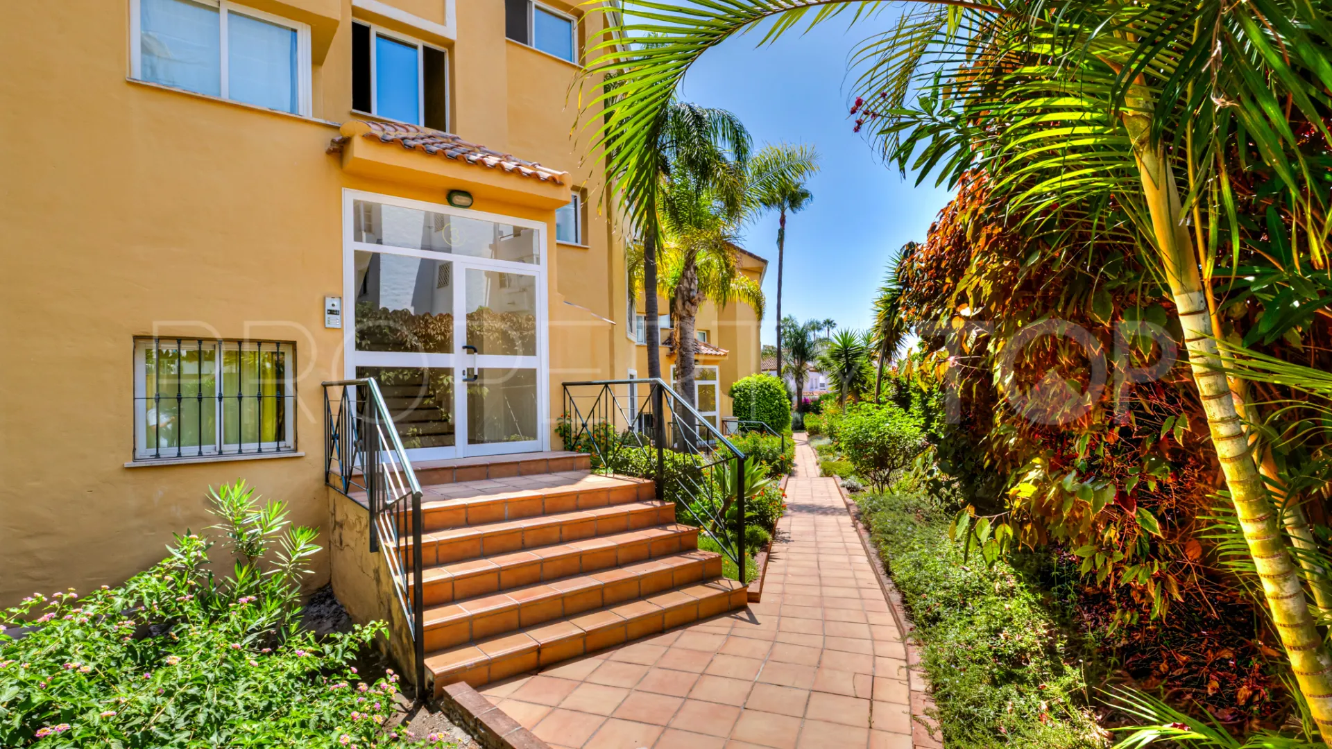 For sale penthouse in Bel Air