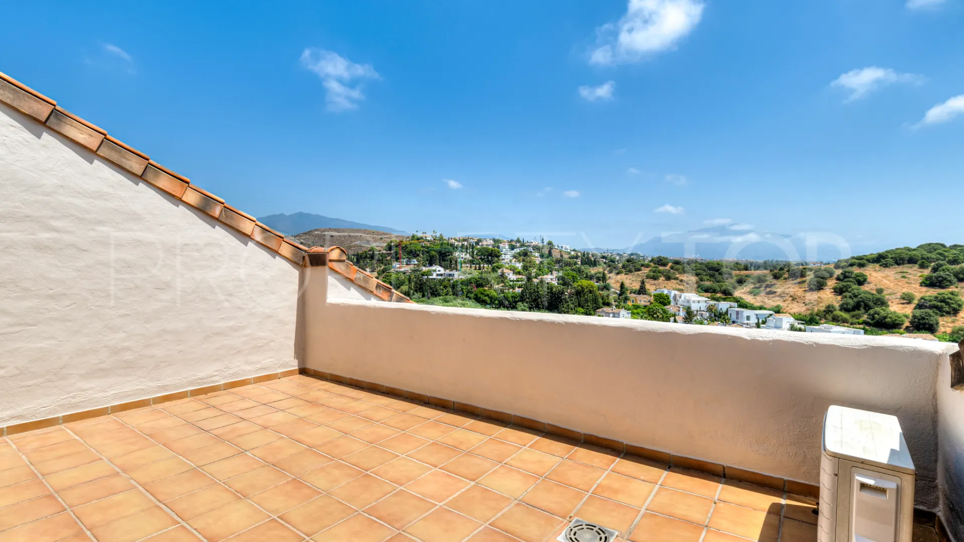 For sale penthouse in Bel Air