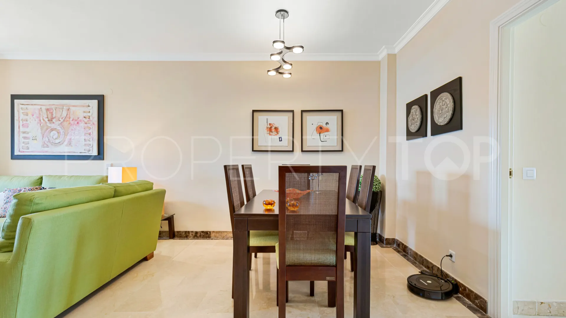 For sale penthouse in Bel Air