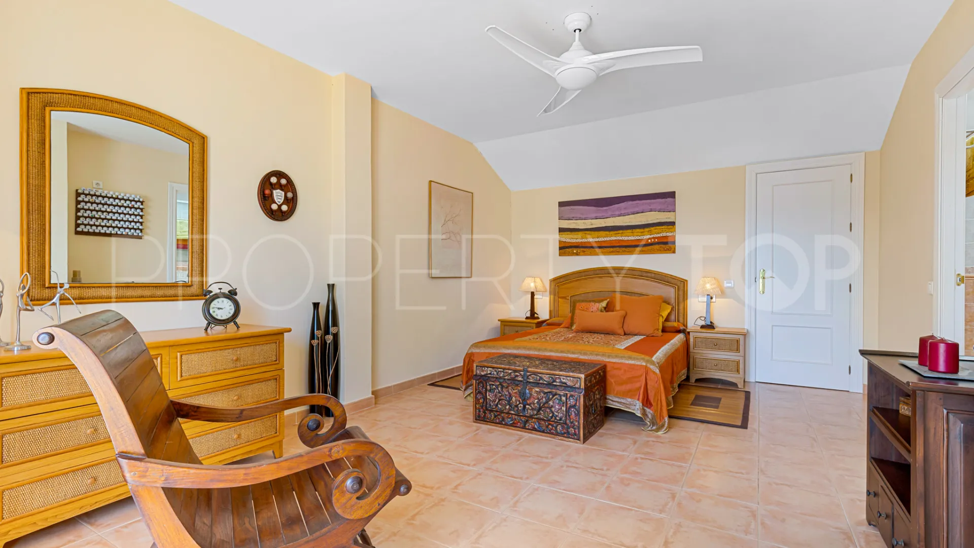 For sale penthouse in Bel Air