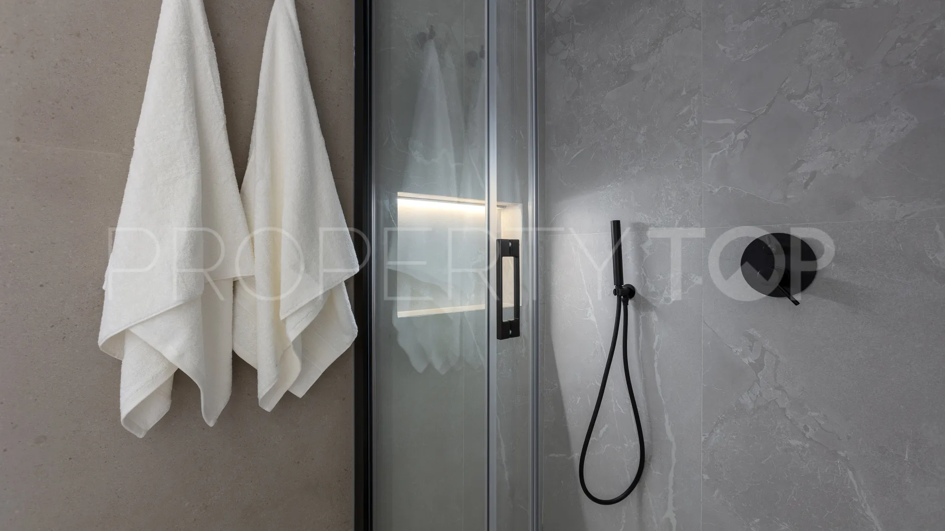 Ground floor apartment in Las Arenas for sale