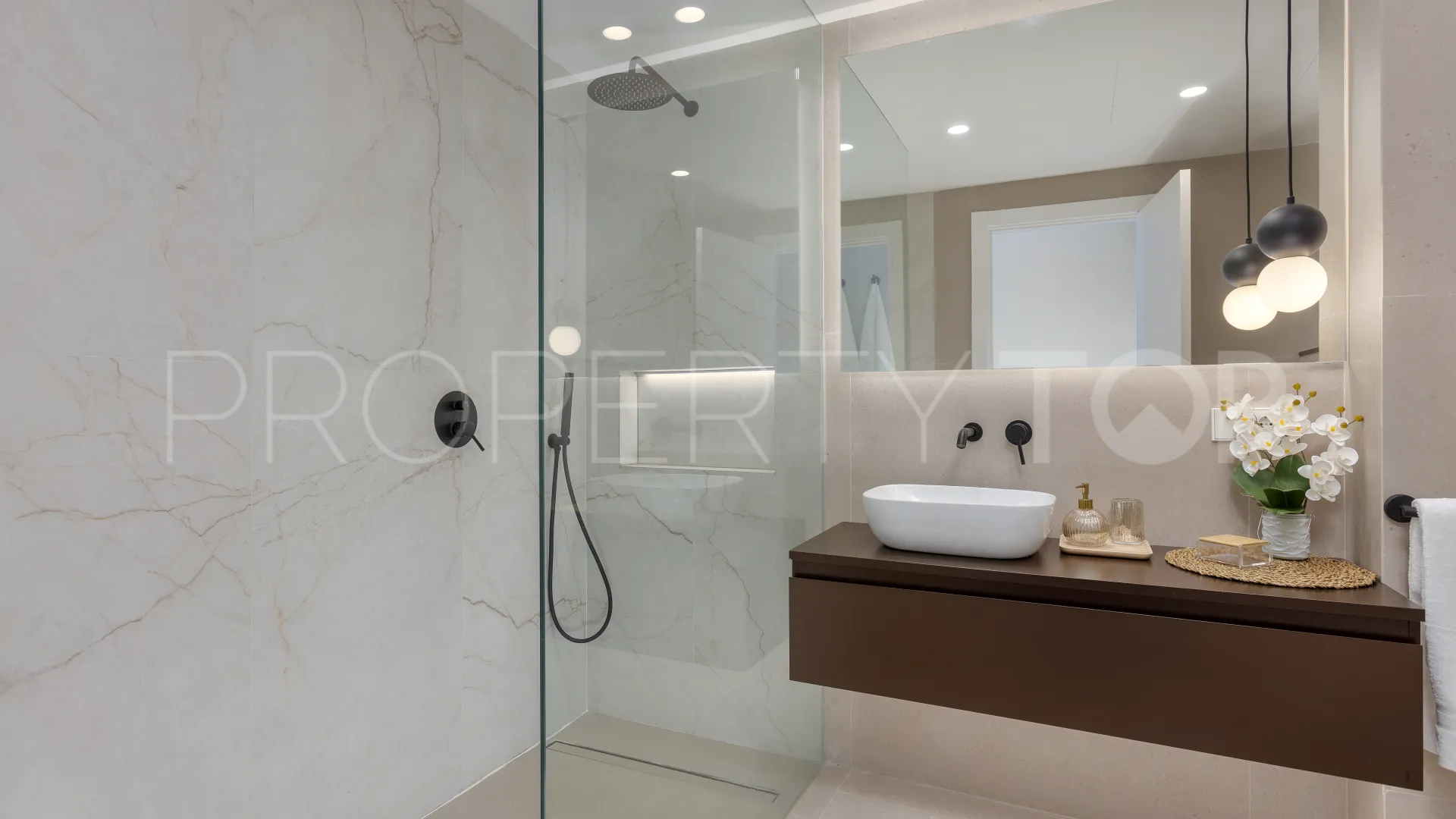 Ground floor apartment in Las Arenas for sale