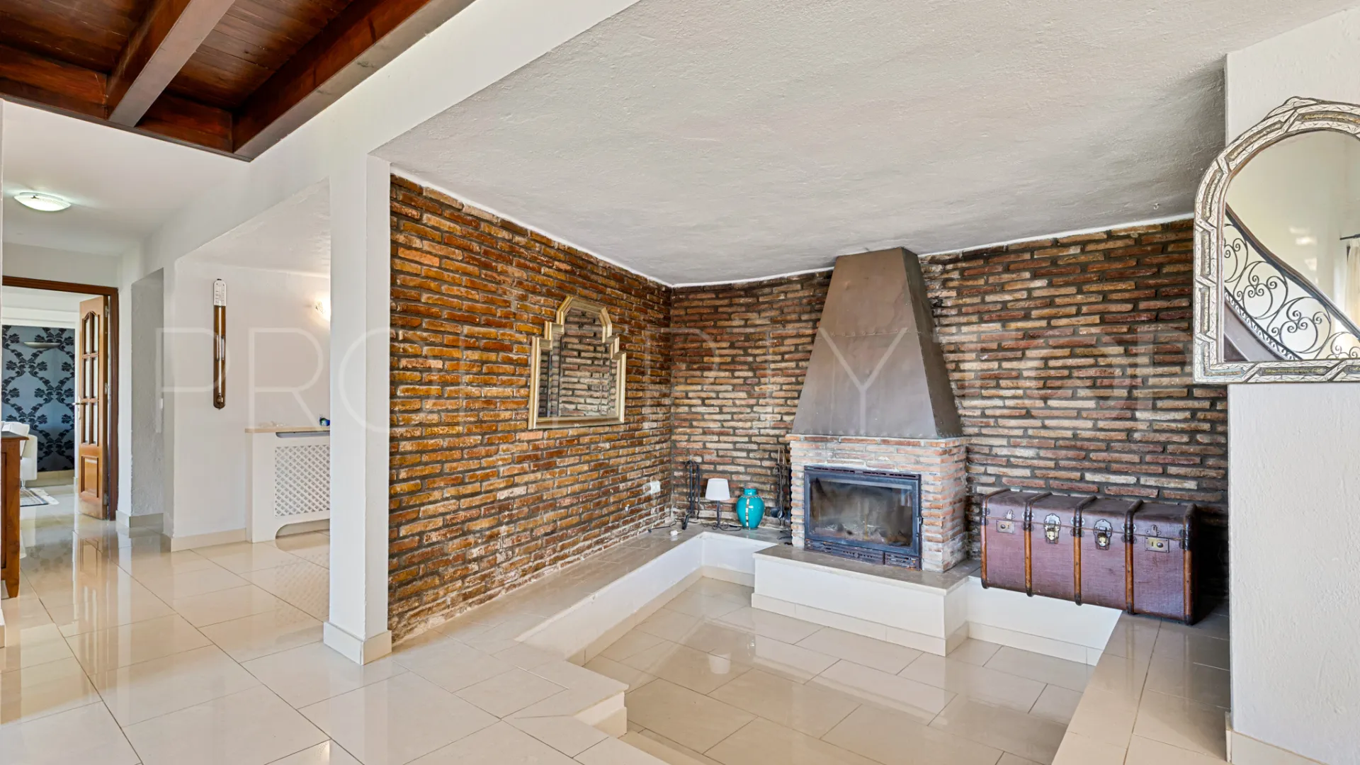 Chalet con 4 dormitorios a la venta en Estepona