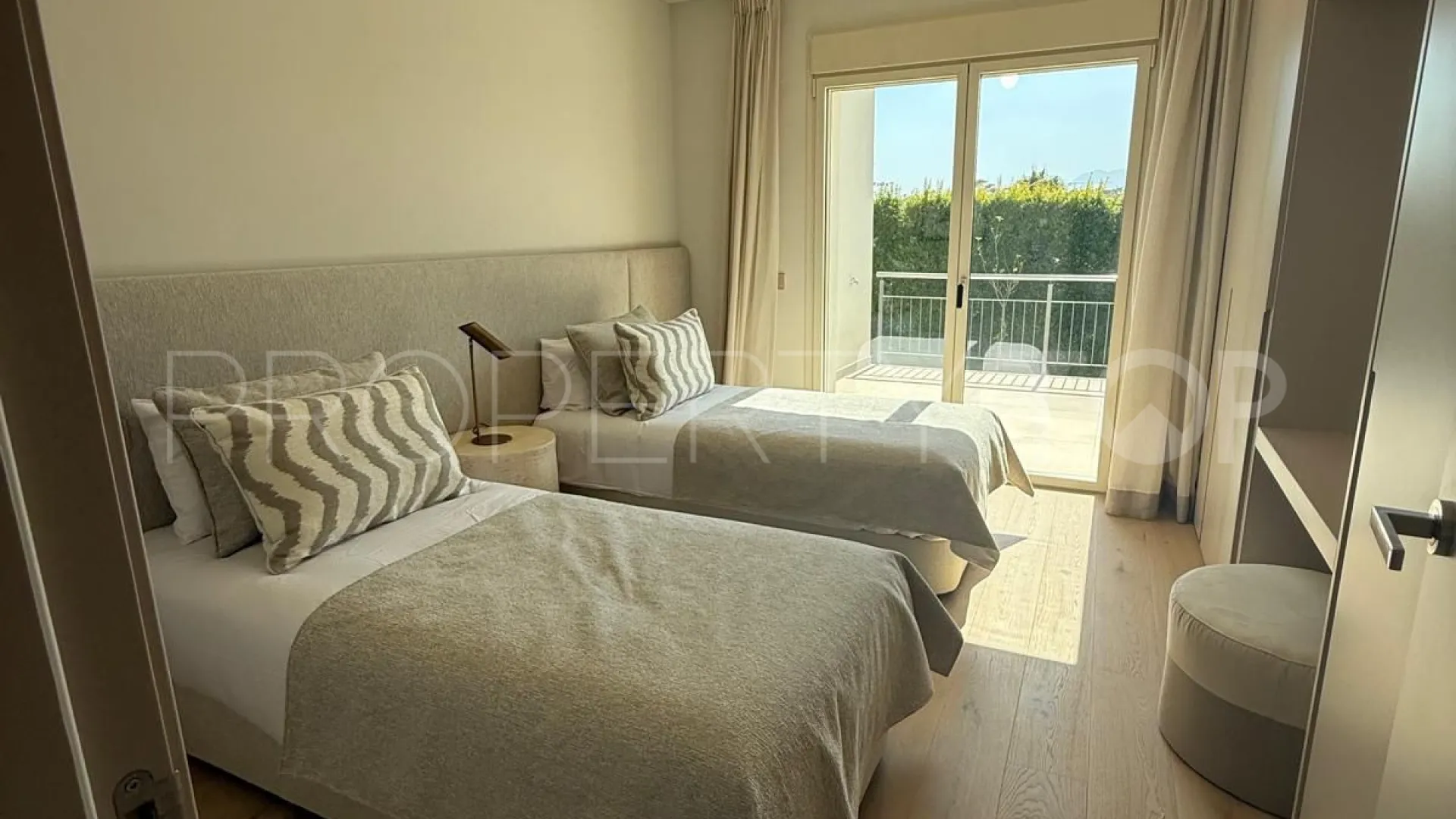 Guadalmina Alta, villa con 4 dormitorios a la venta