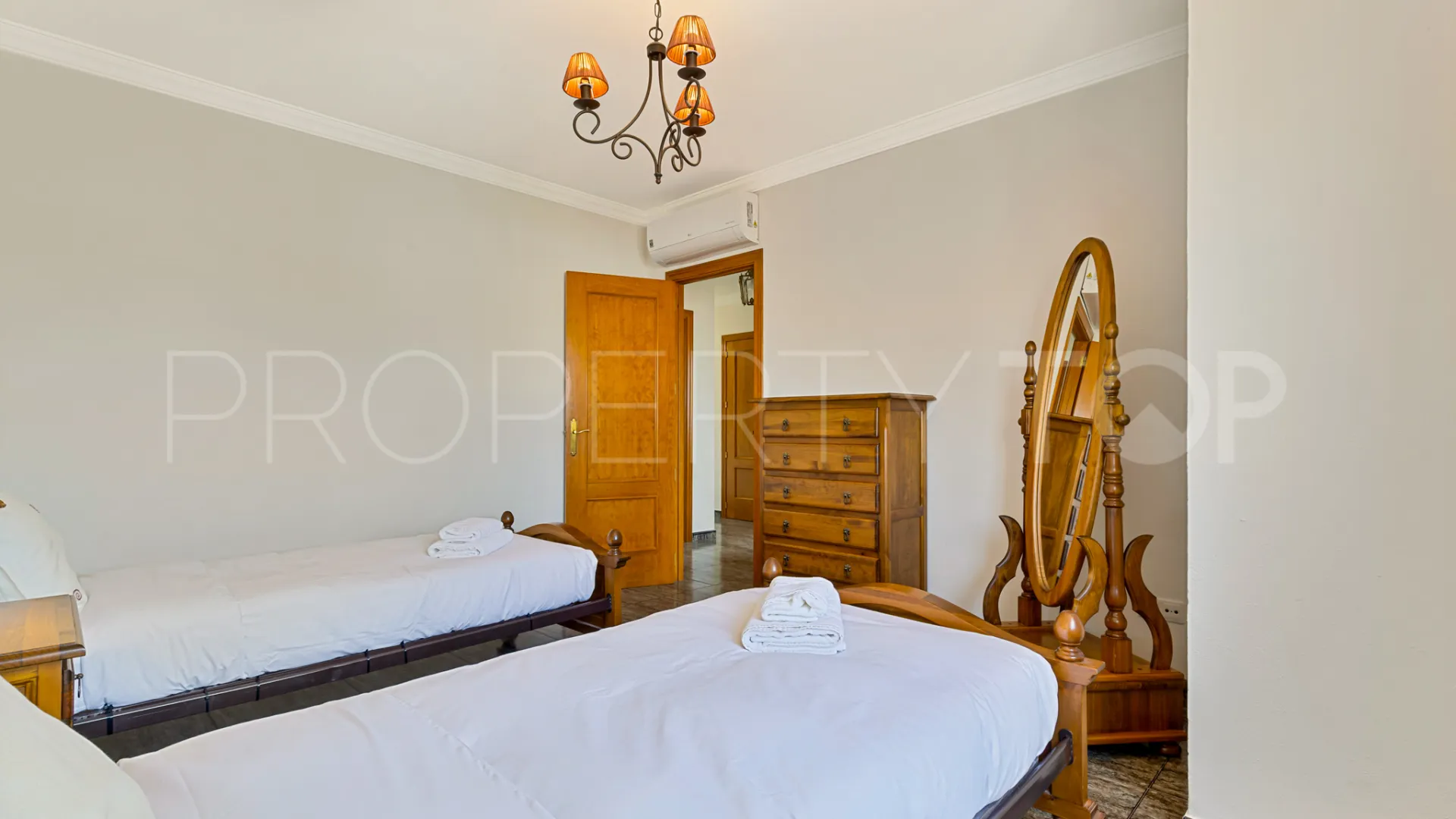 San Pedro de Alcantara, villa con 6 dormitorios en venta