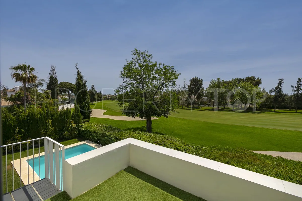 Comprar villa de 4 dormitorios en Guadalmina Alta