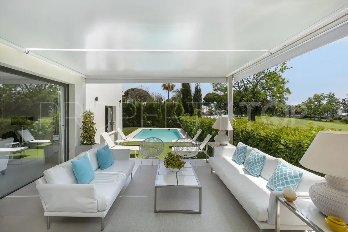 Comprar villa de 4 dormitorios en Guadalmina Alta