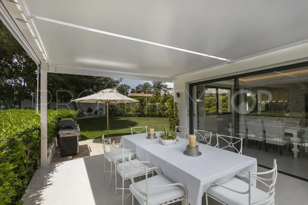 Comprar villa de 4 dormitorios en Guadalmina Alta