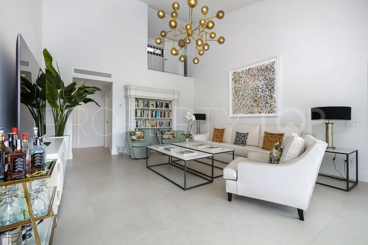 Comprar villa de 4 dormitorios en Guadalmina Alta