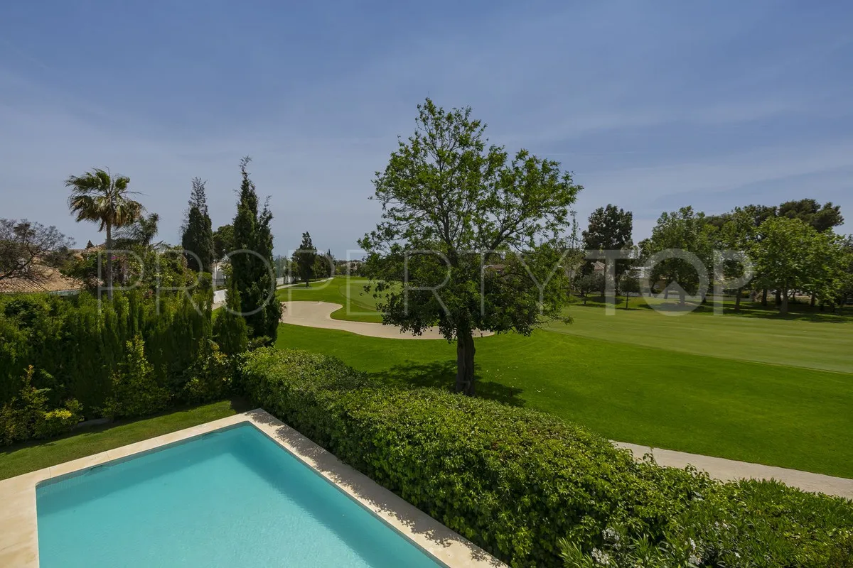 Comprar villa de 4 dormitorios en Guadalmina Alta