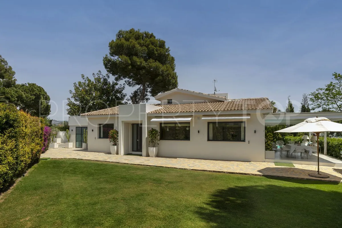 Comprar villa de 4 dormitorios en Guadalmina Alta